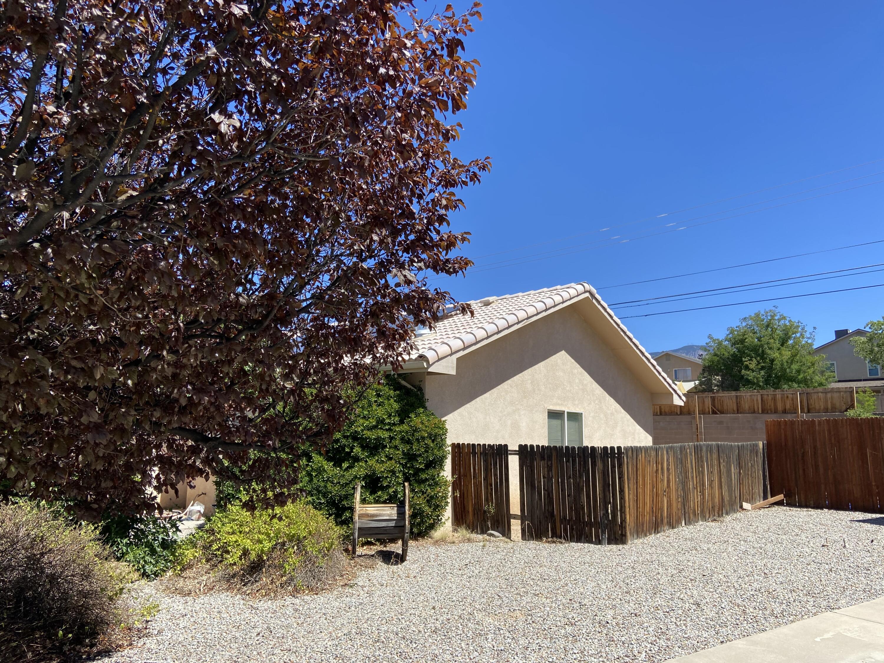 6900 Rancho Vista Place NE