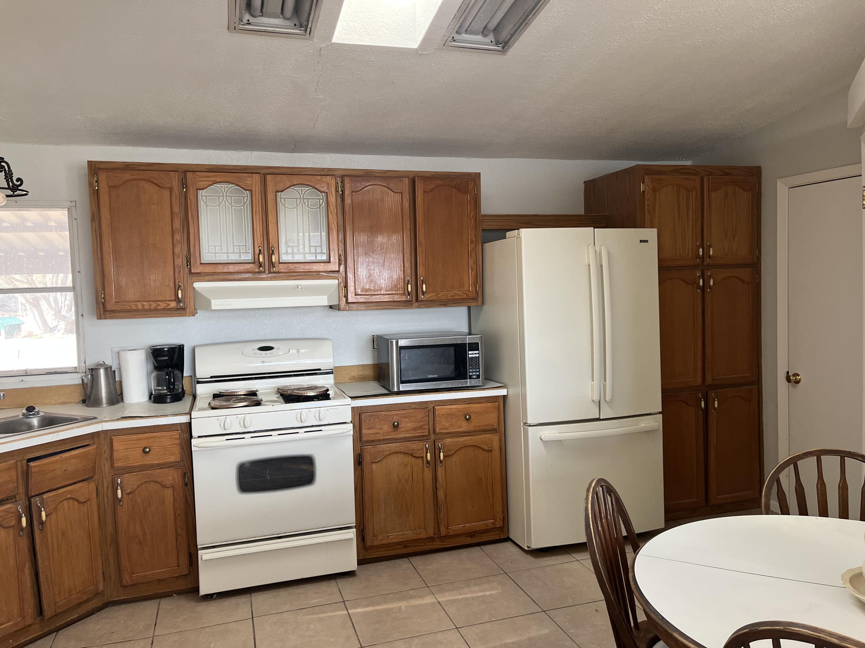 22 Abu Court