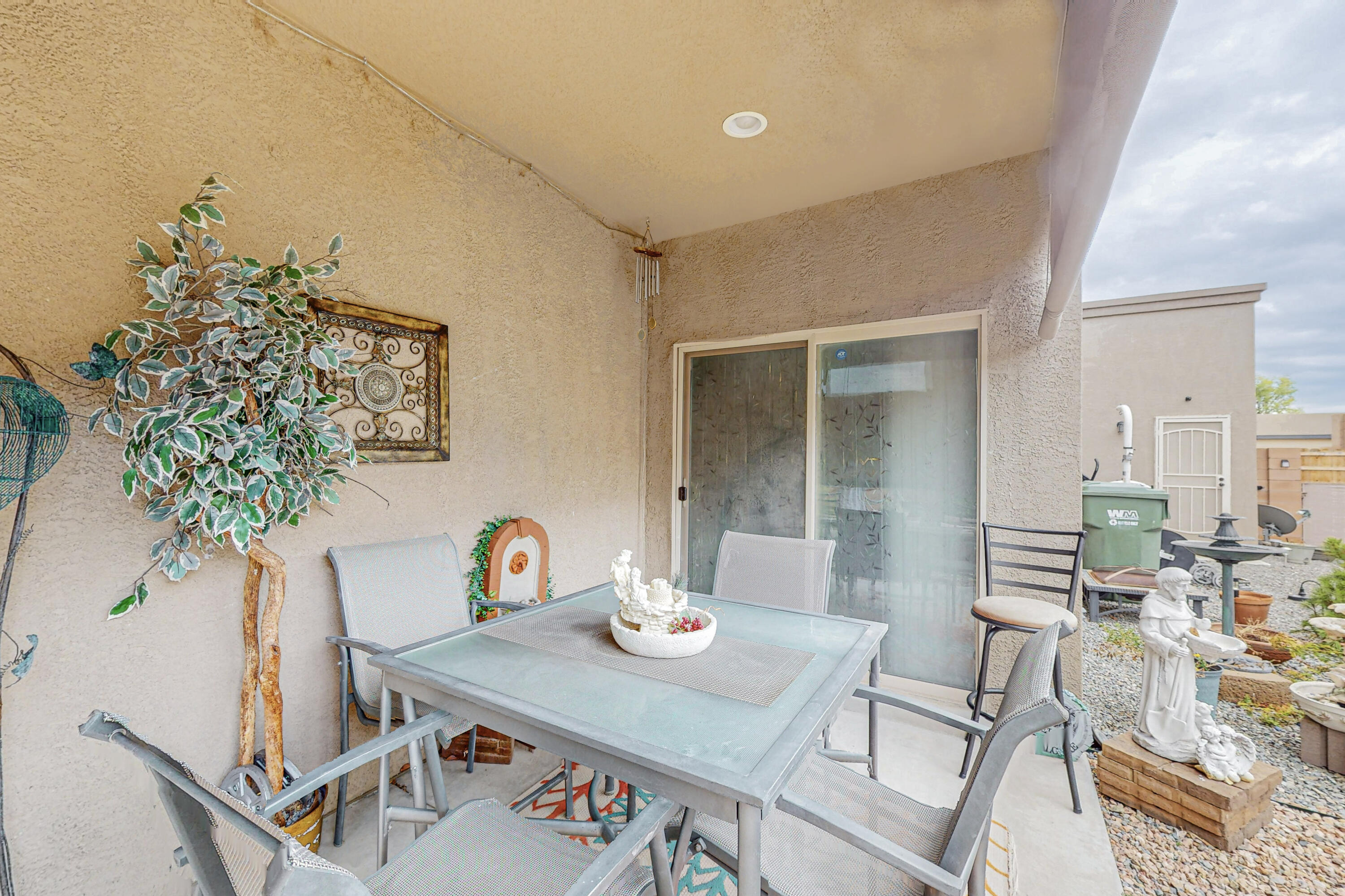721 Loma Pinon Loop NE