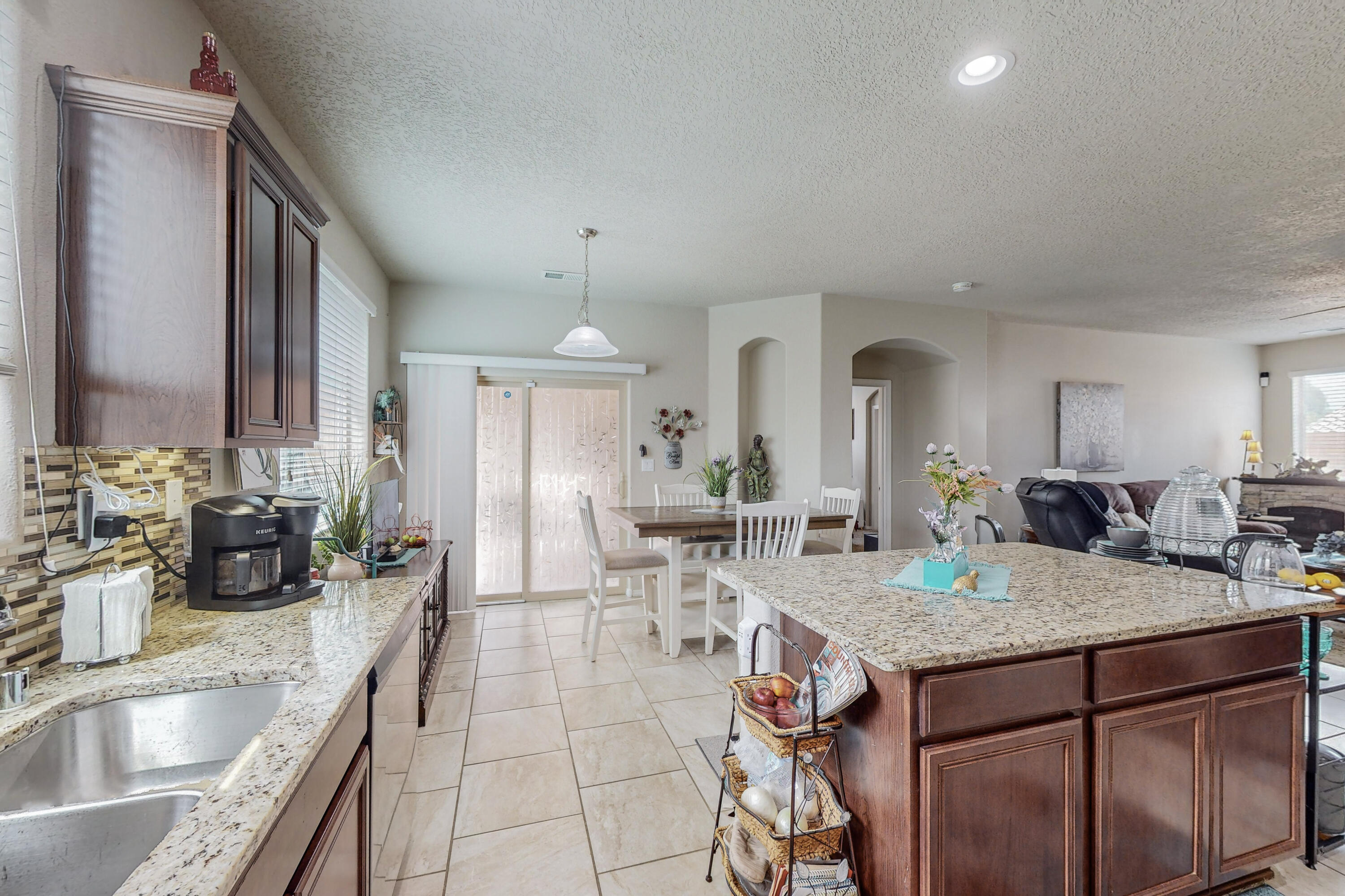 721 Loma Pinon Loop NE