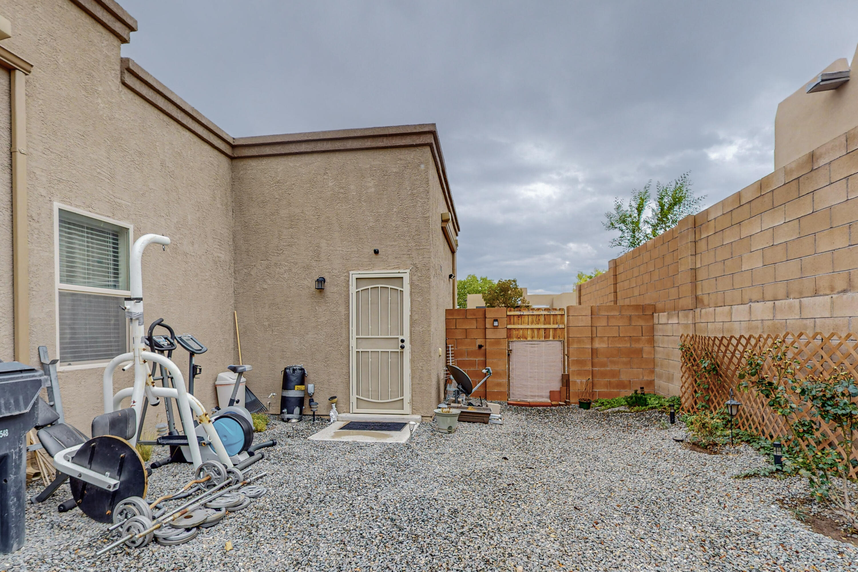 721 Loma Pinon Loop NE