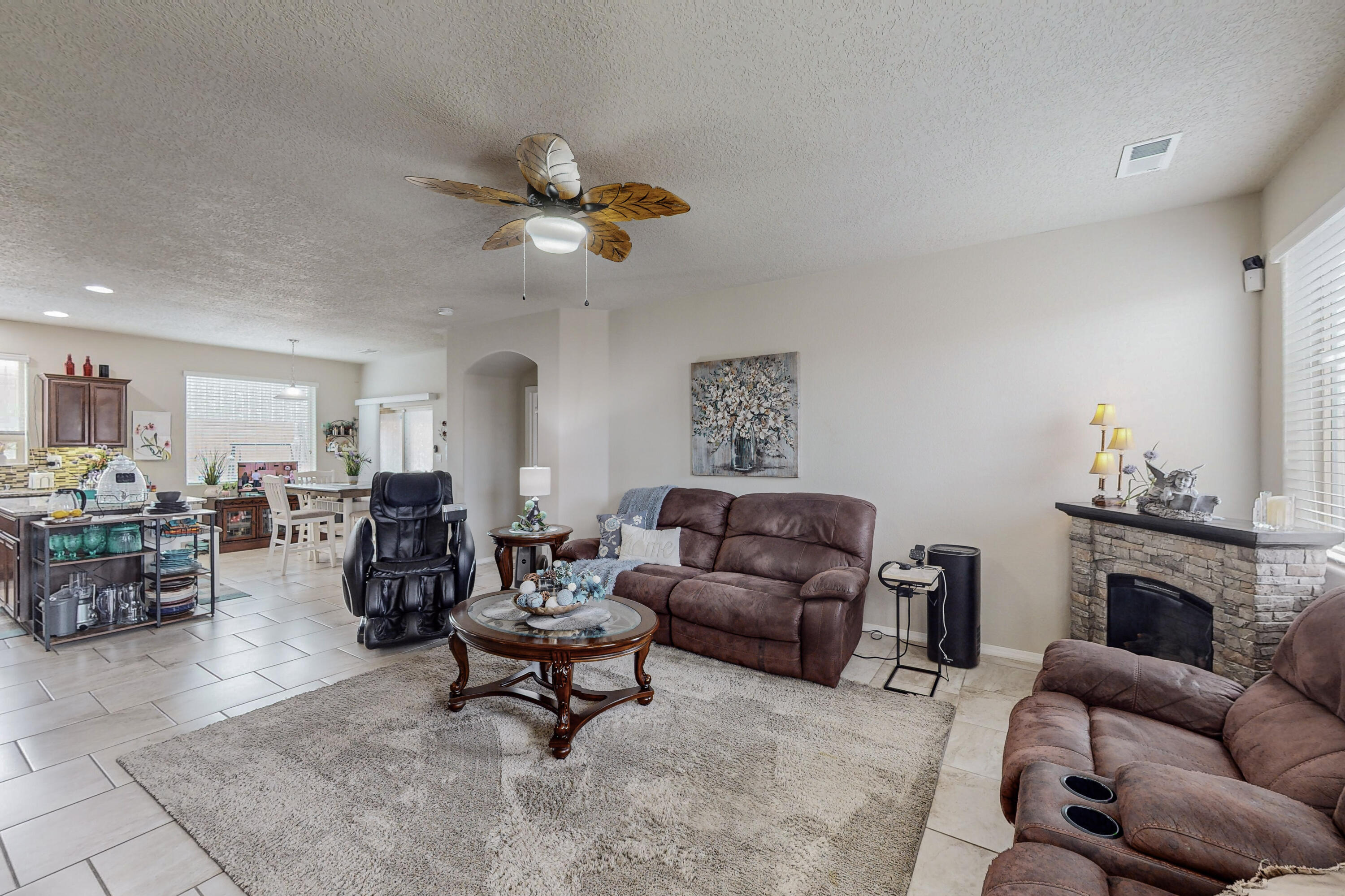 721 Loma Pinon Loop NE