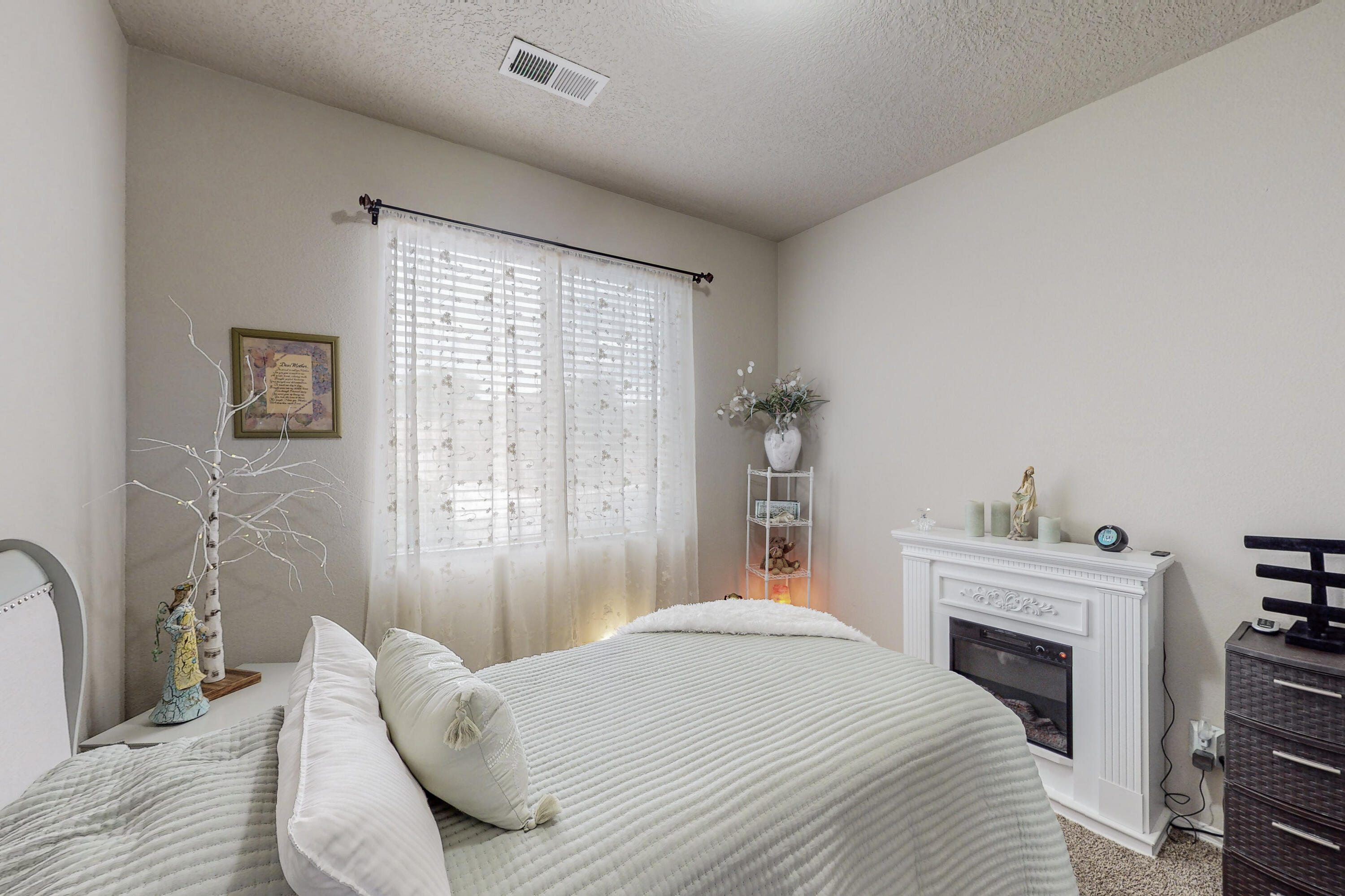 721 Loma Pinon Loop NE