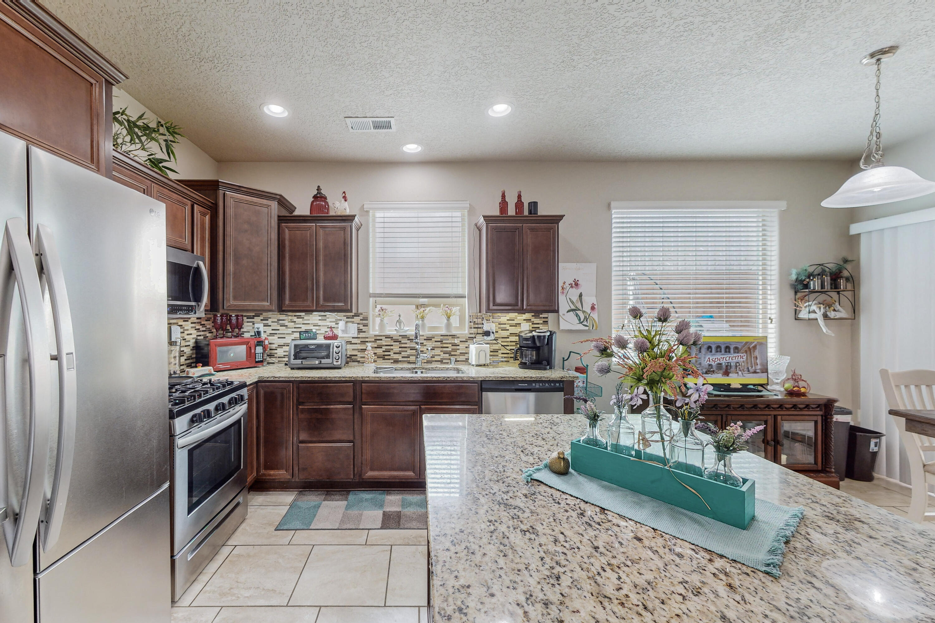 721 Loma Pinon Loop NE
