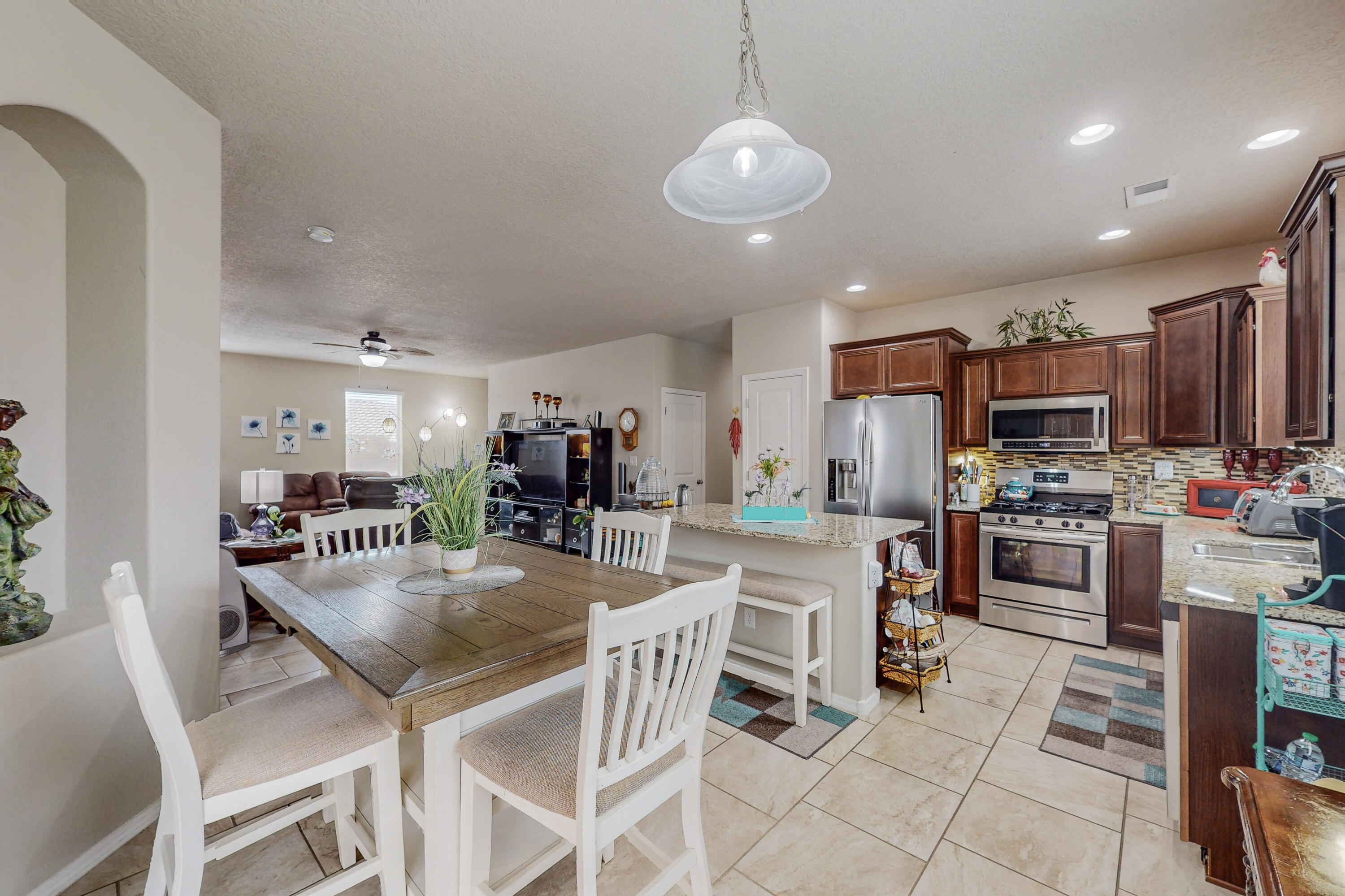 721 Loma Pinon Loop NE