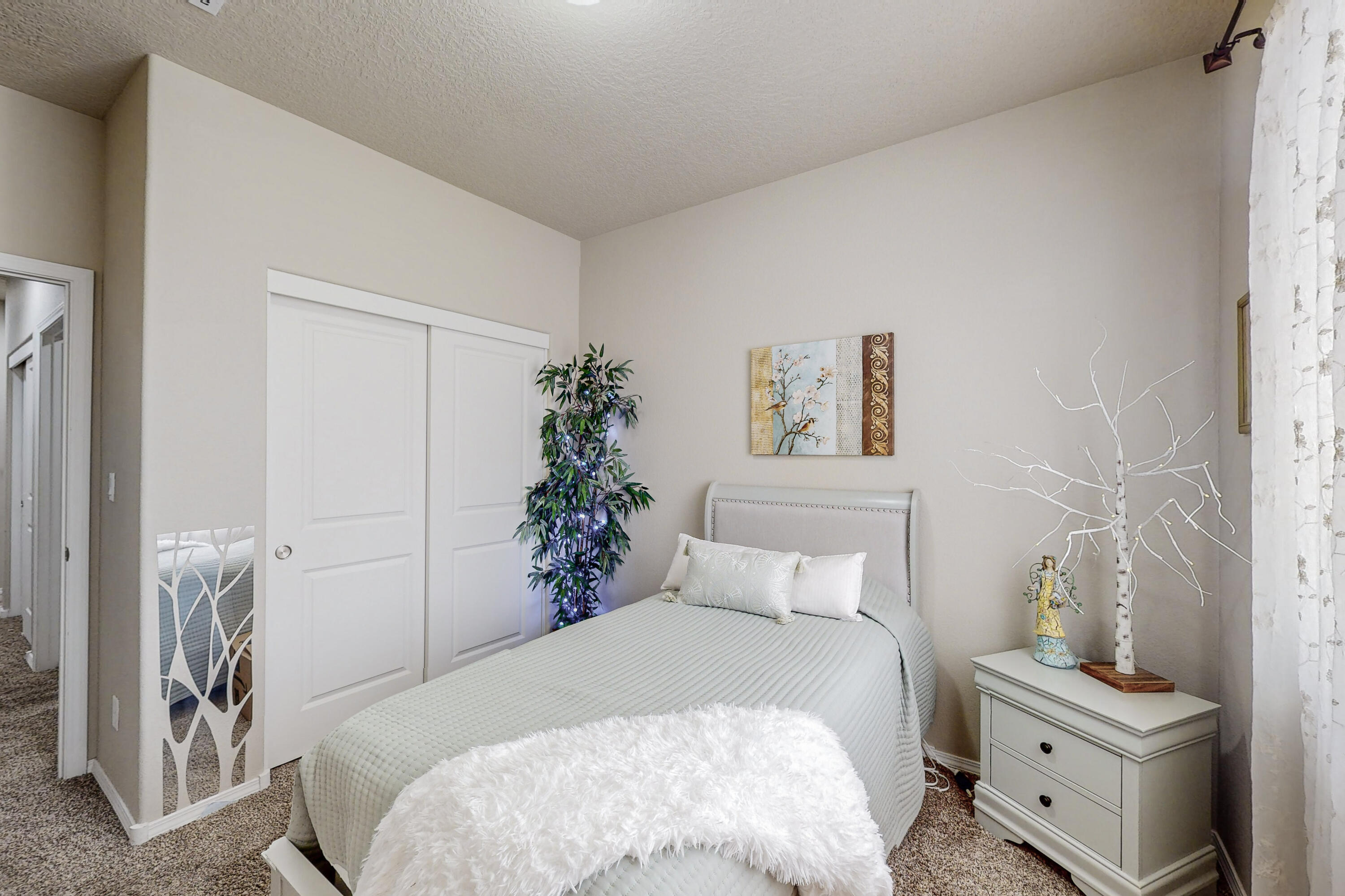 721 Loma Pinon Loop NE