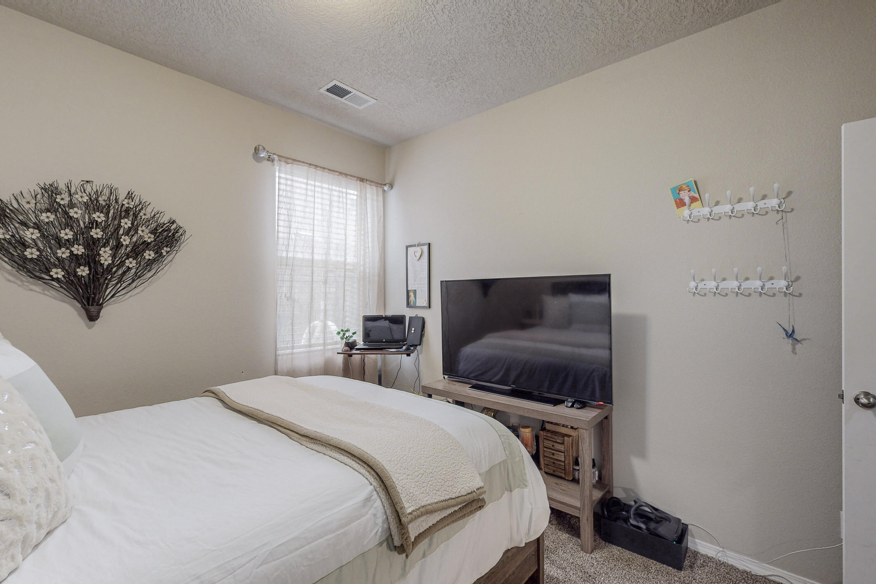 721 Loma Pinon Loop NE