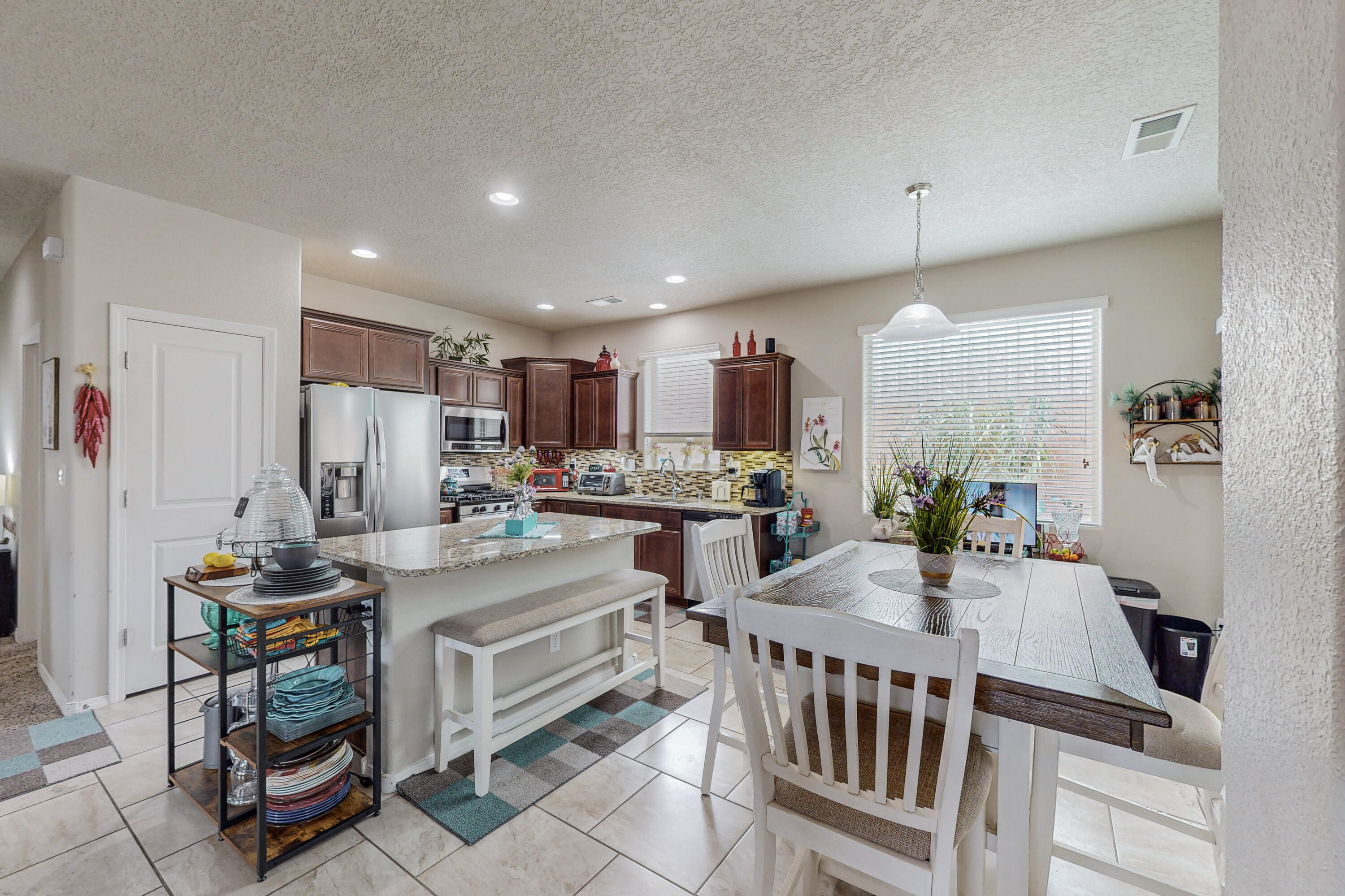721 Loma Pinon Loop NE