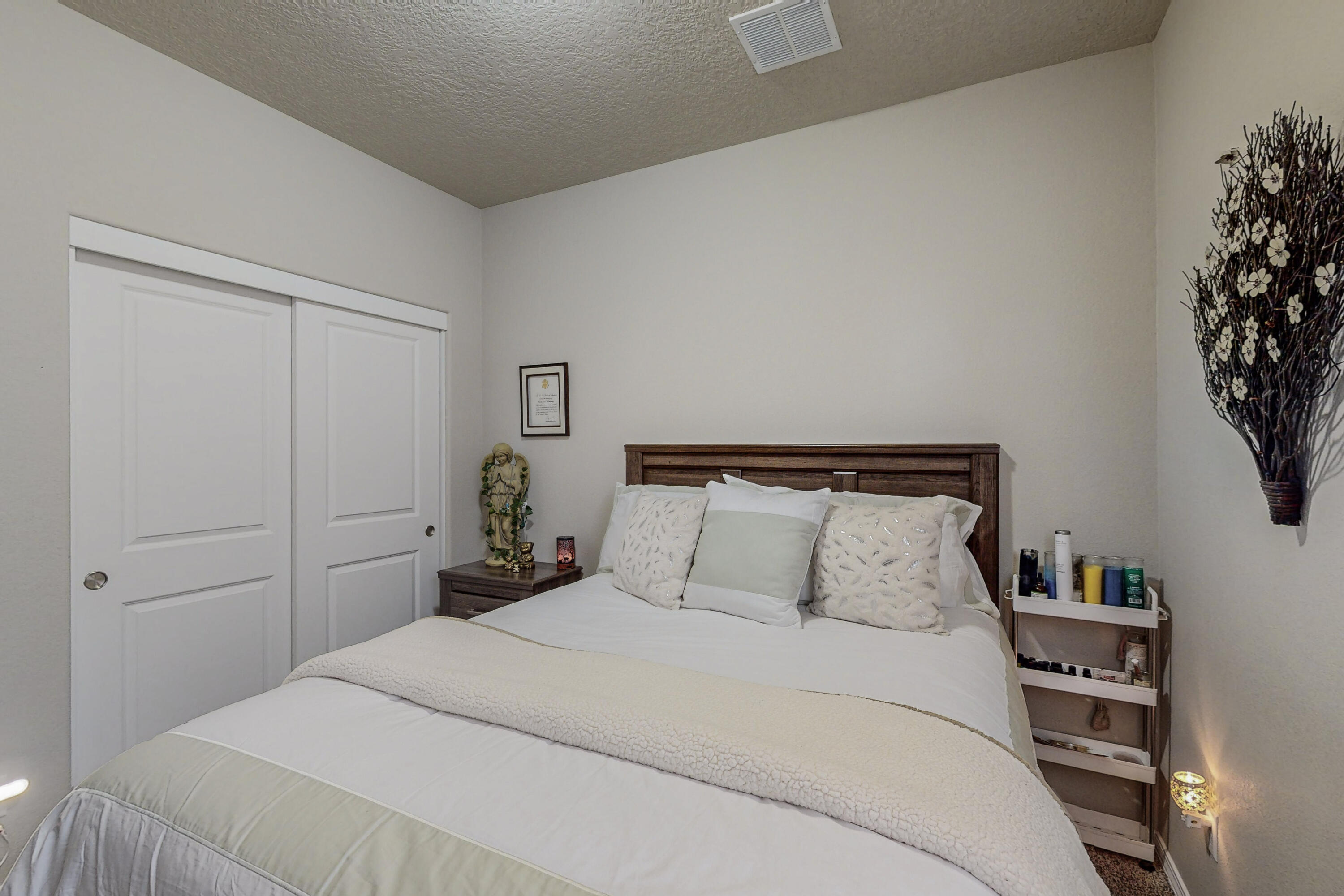 721 Loma Pinon Loop NE