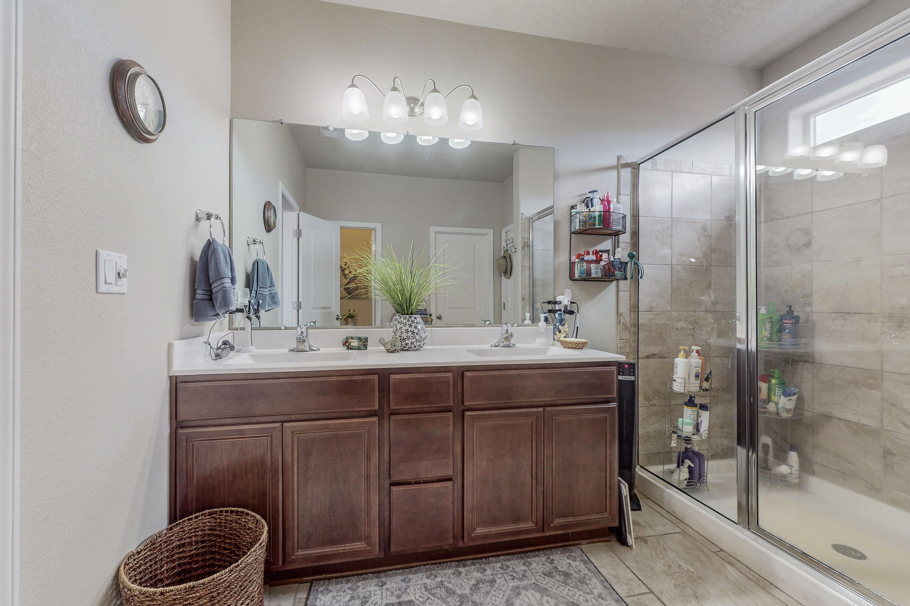 721 Loma Pinon Loop NE