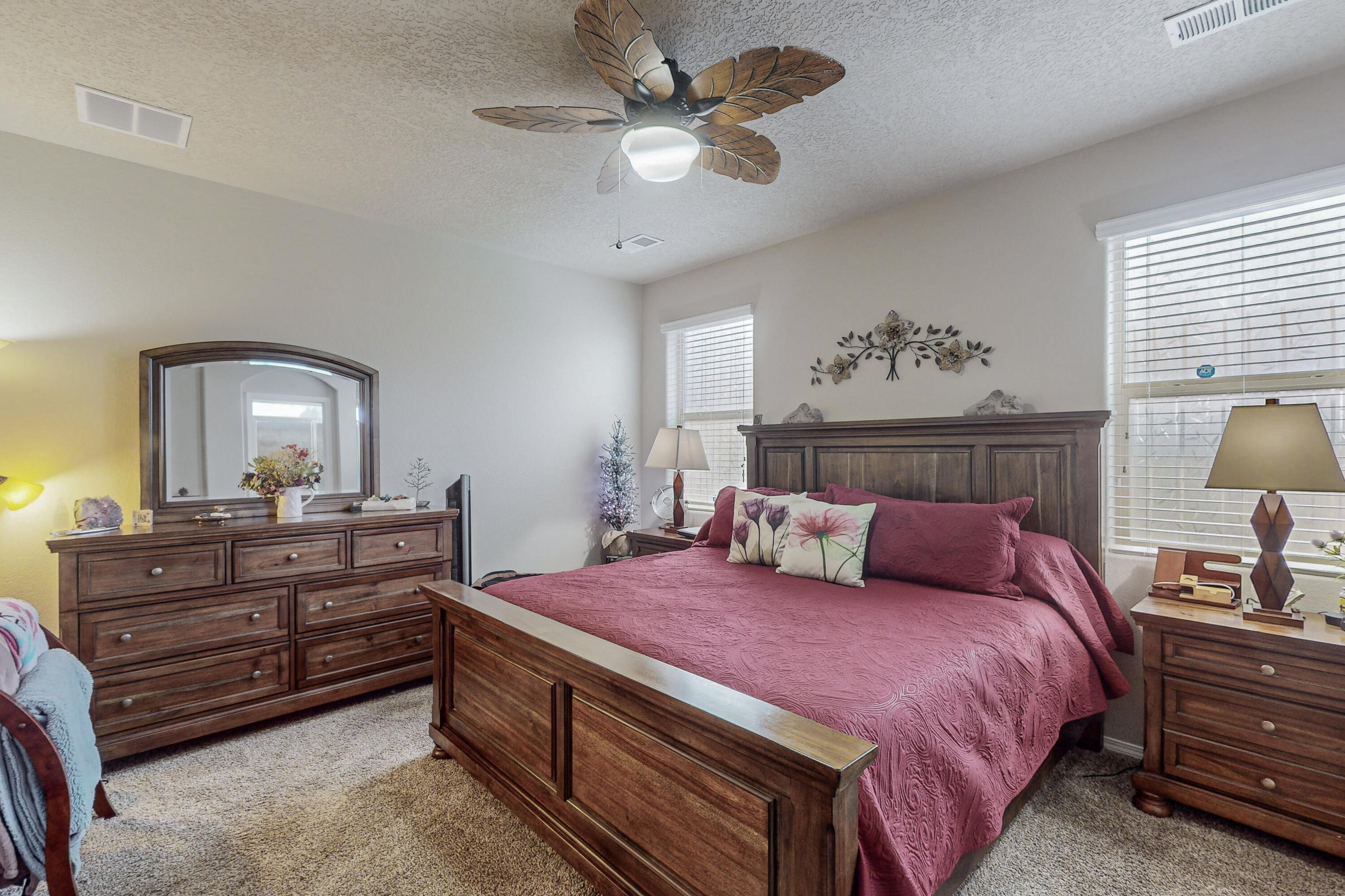 721 Loma Pinon Loop NE