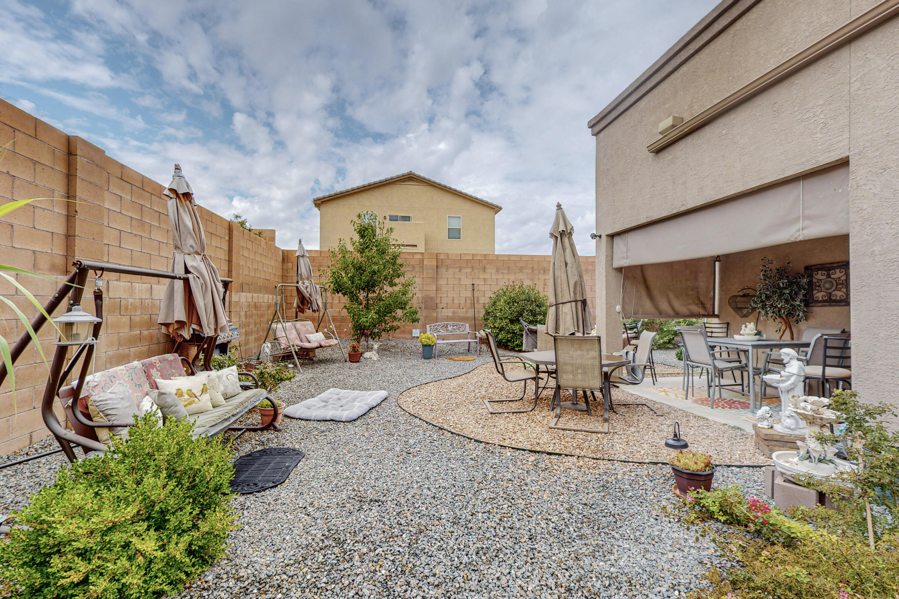 721 Loma Pinon Loop NE