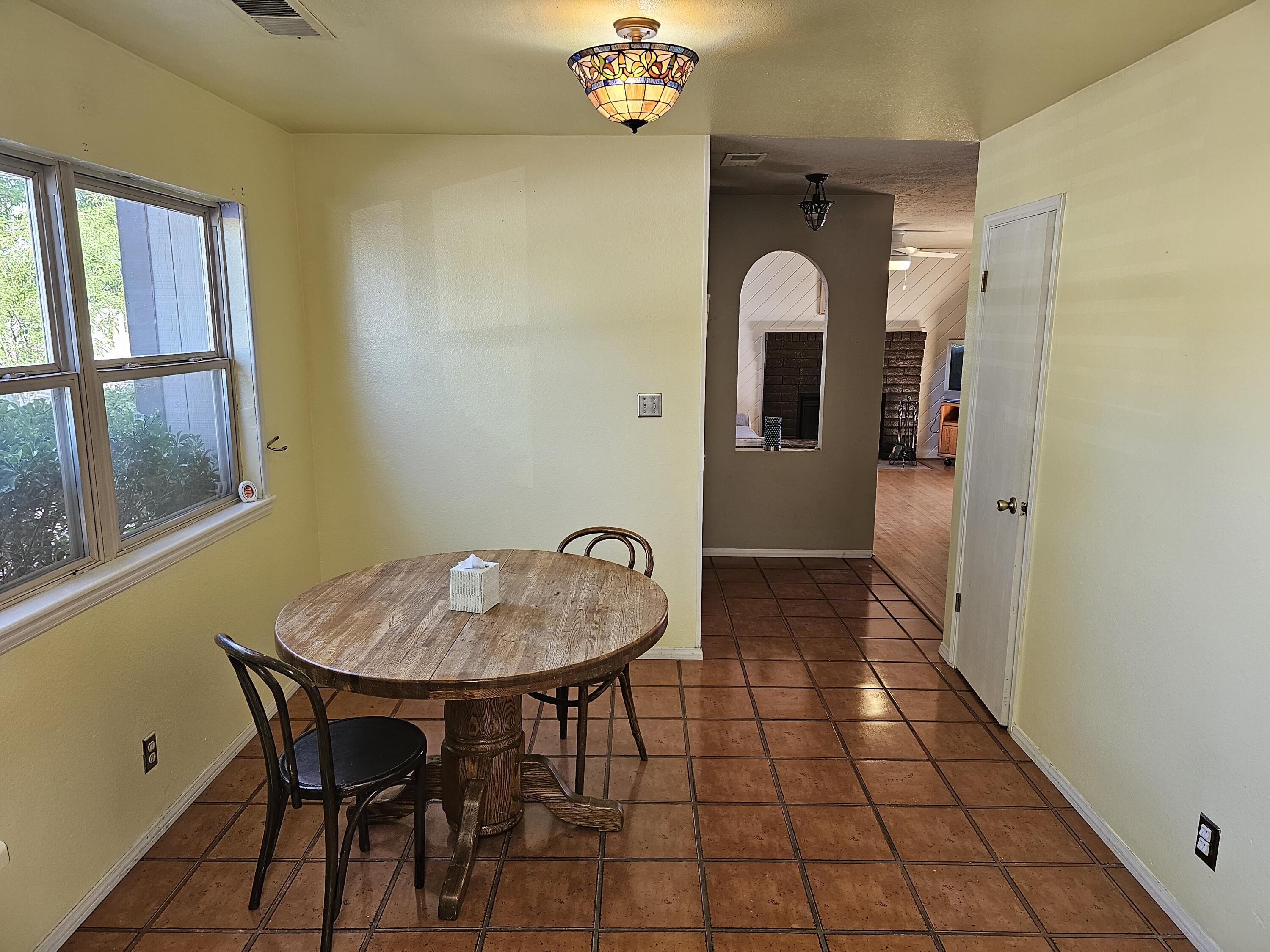 833 Hood Road SE