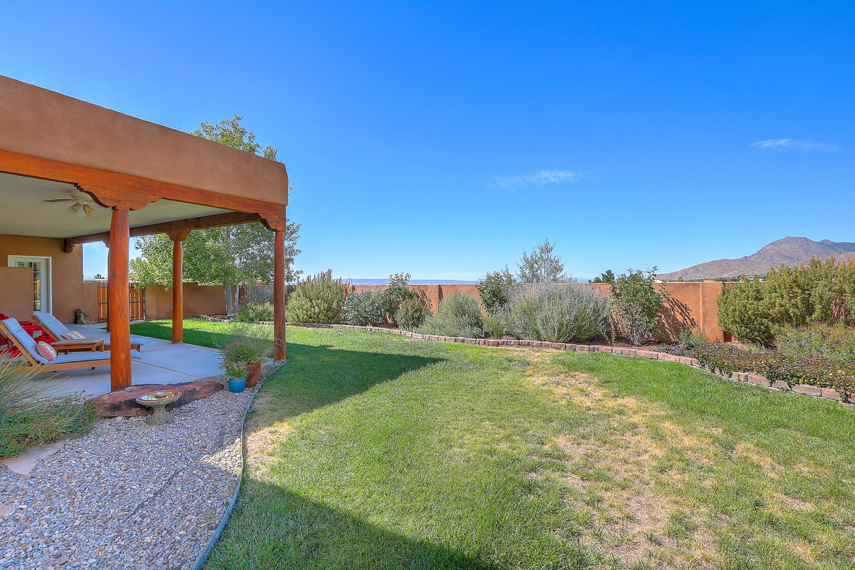 12305 Ranchitos Road NE