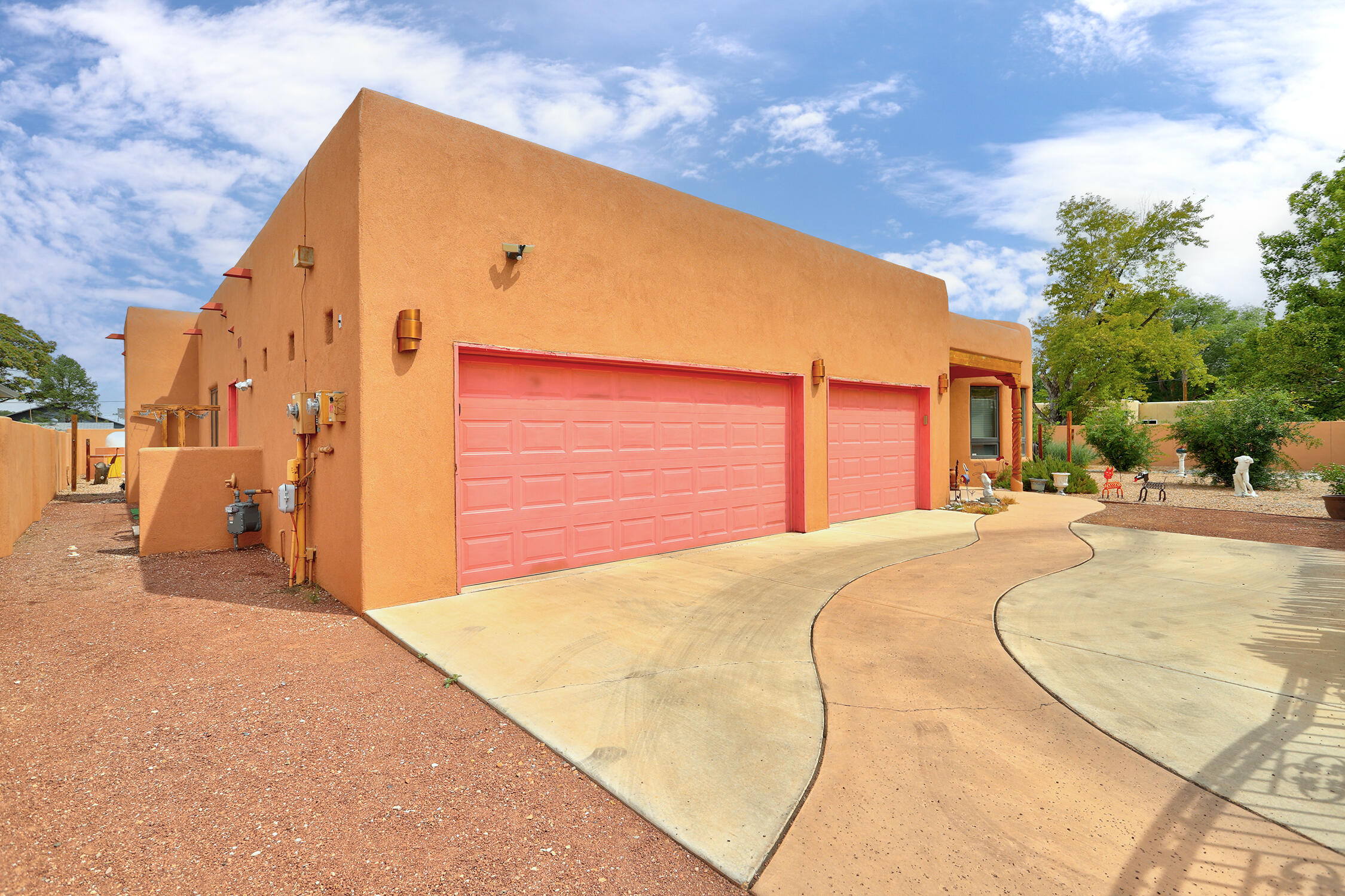 2615 Candelaria Road NW