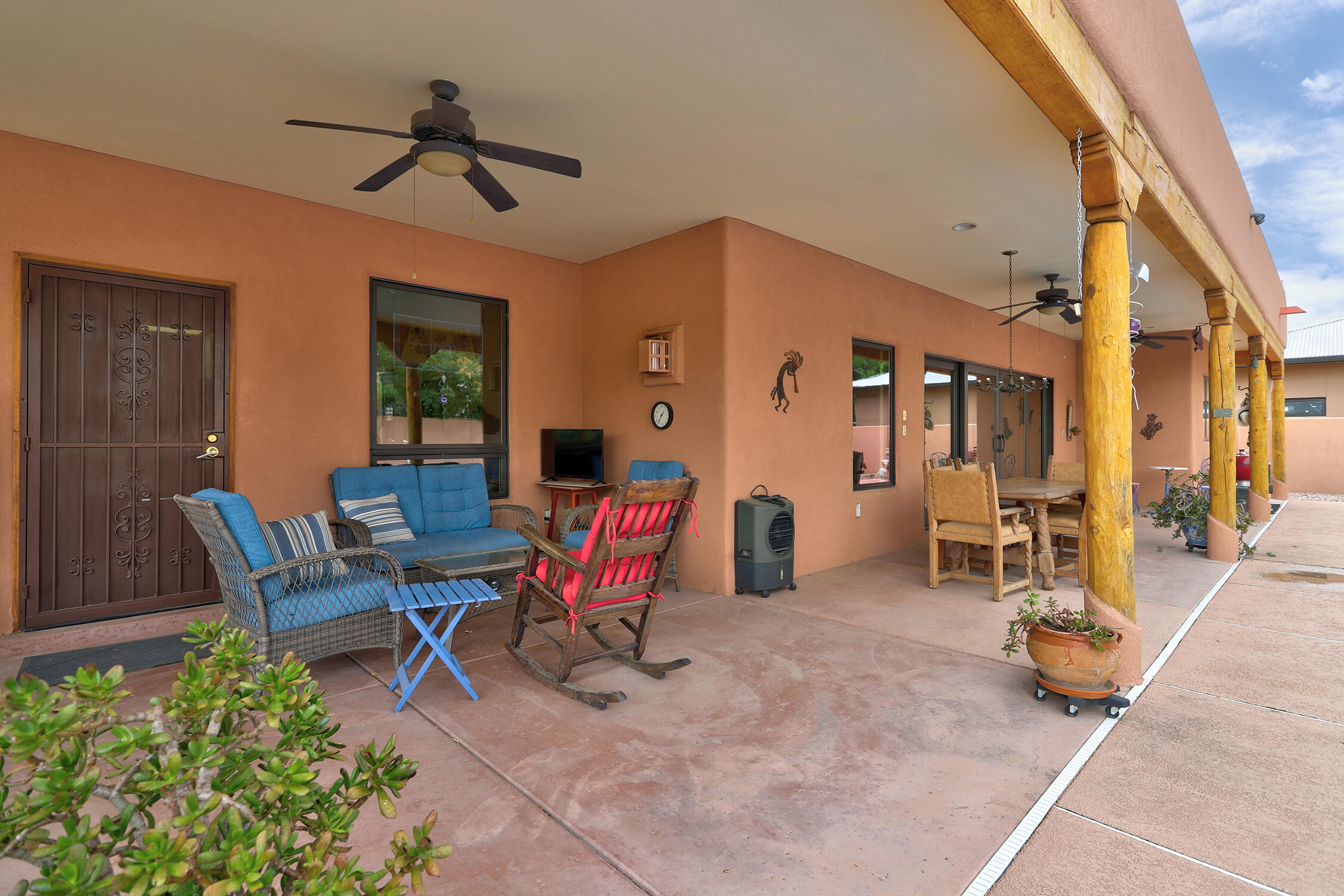 2615 Candelaria Road NW