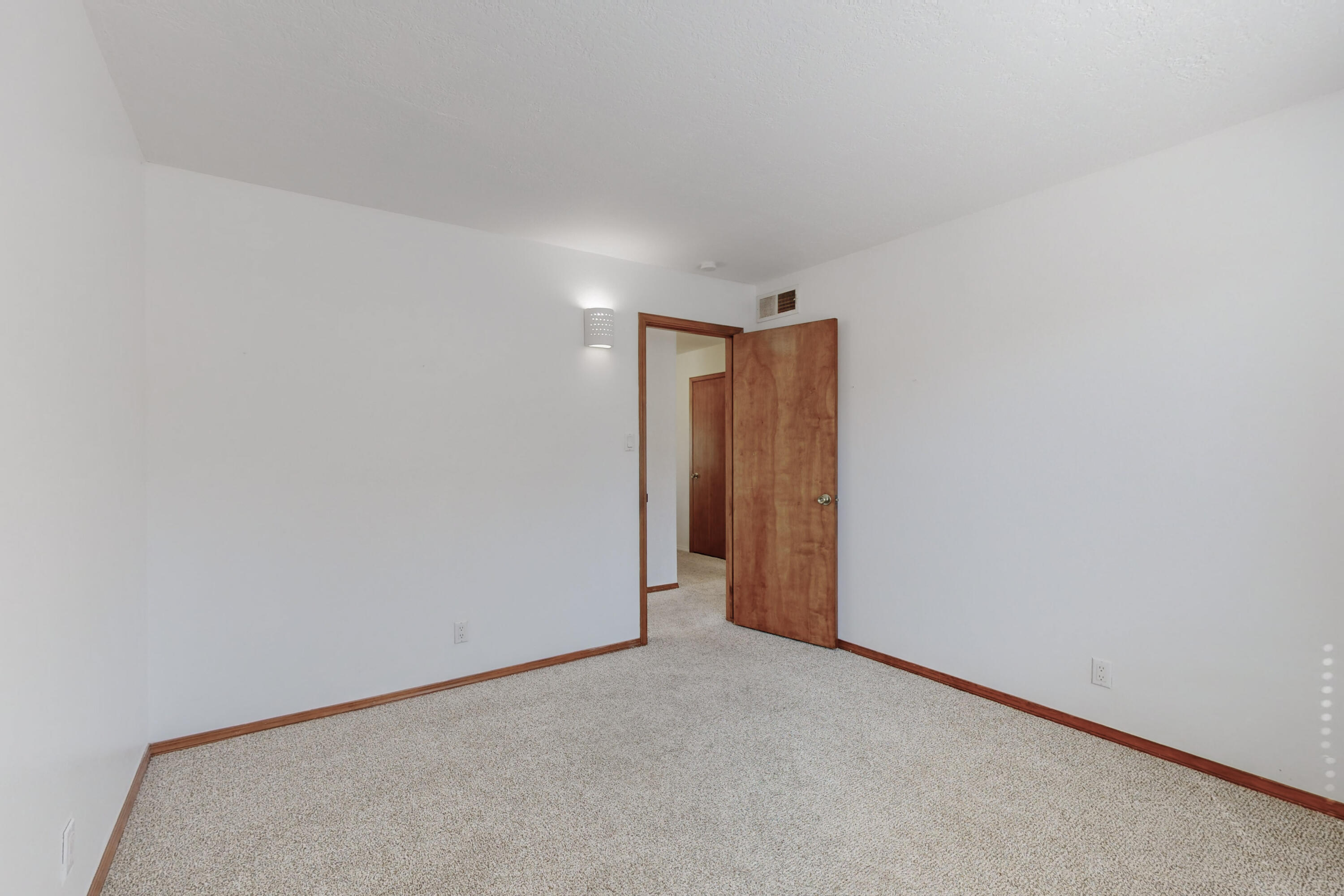 5414 Edwards Drive NE