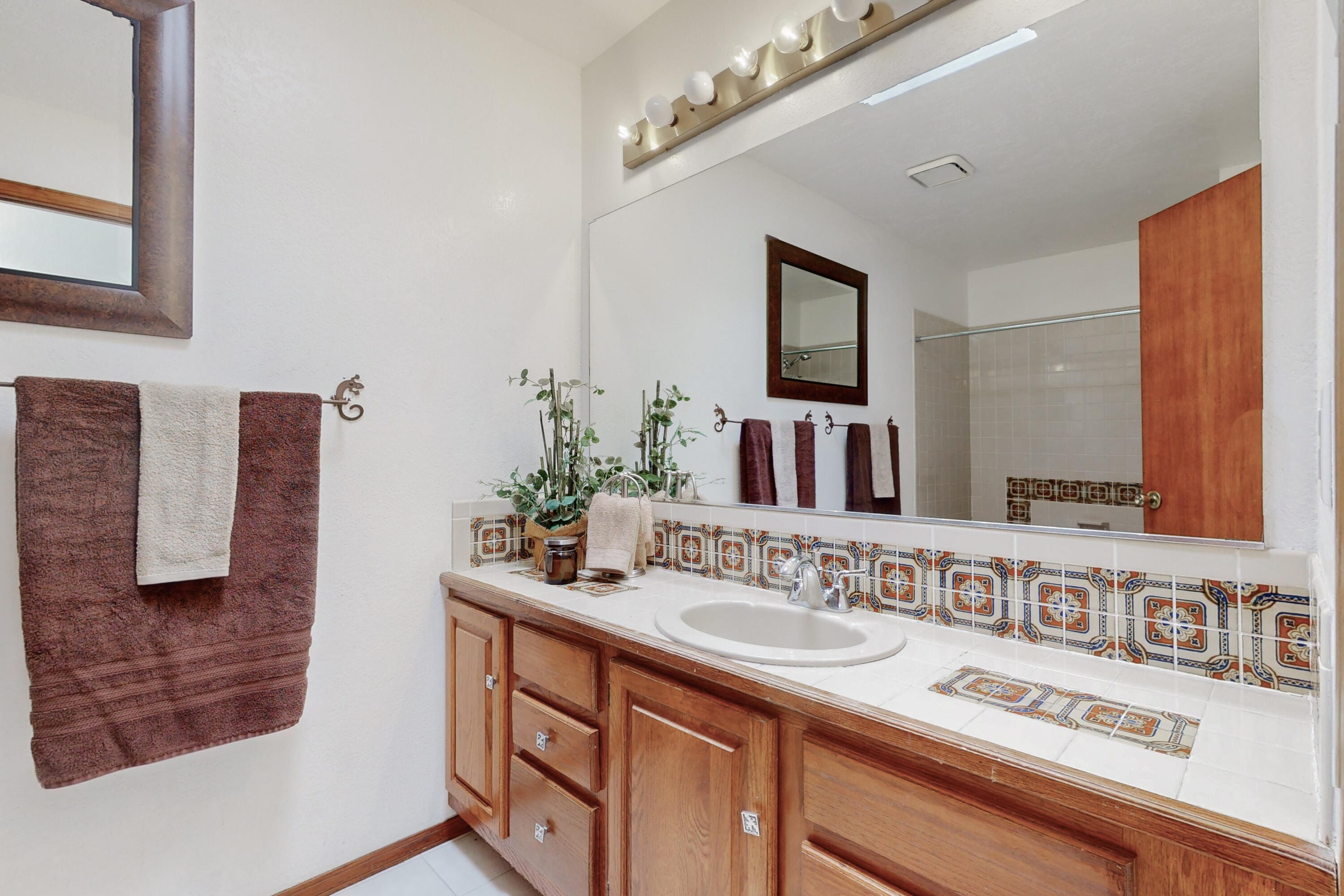 5414 Edwards Drive NE