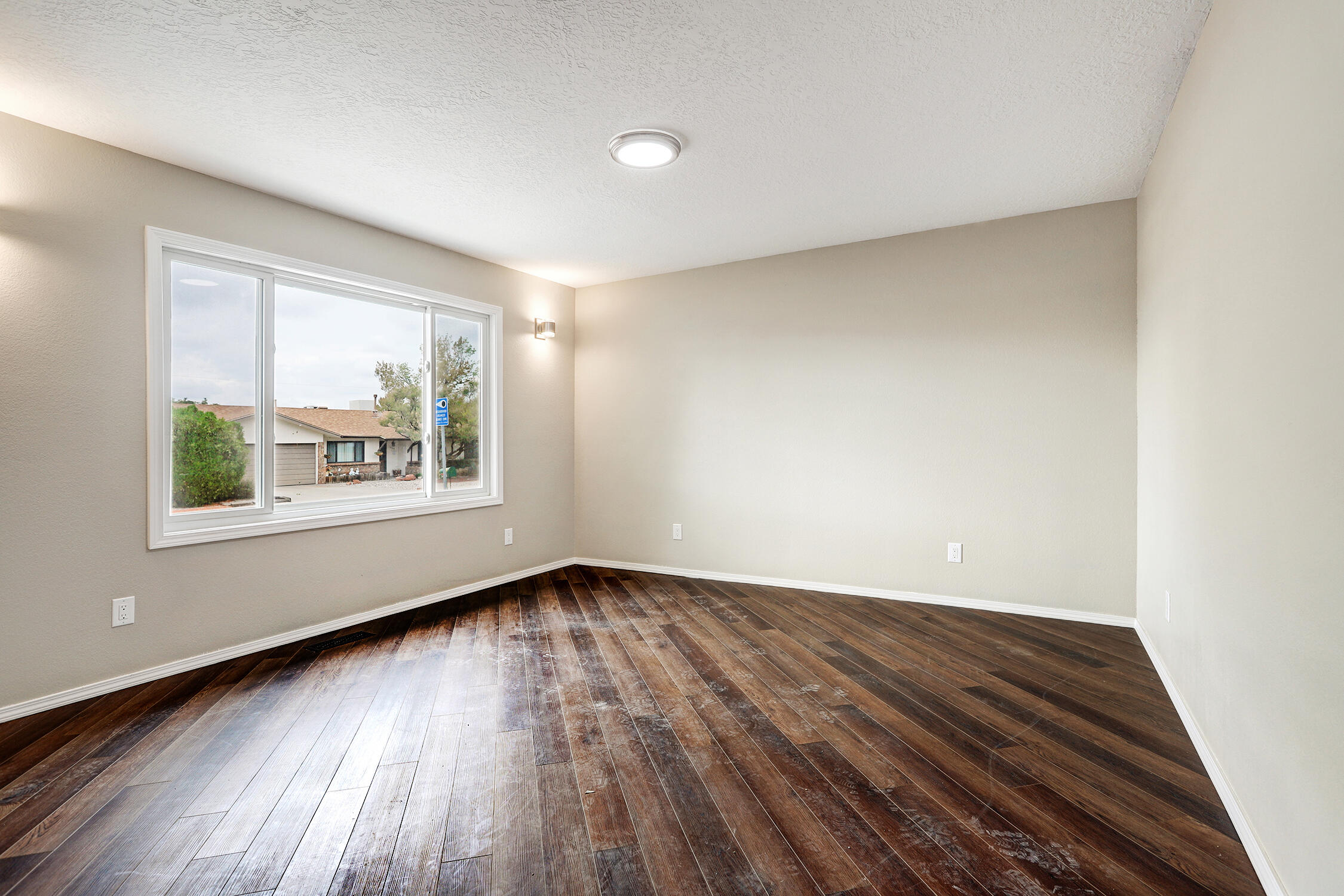 1804 Sandler Court NE