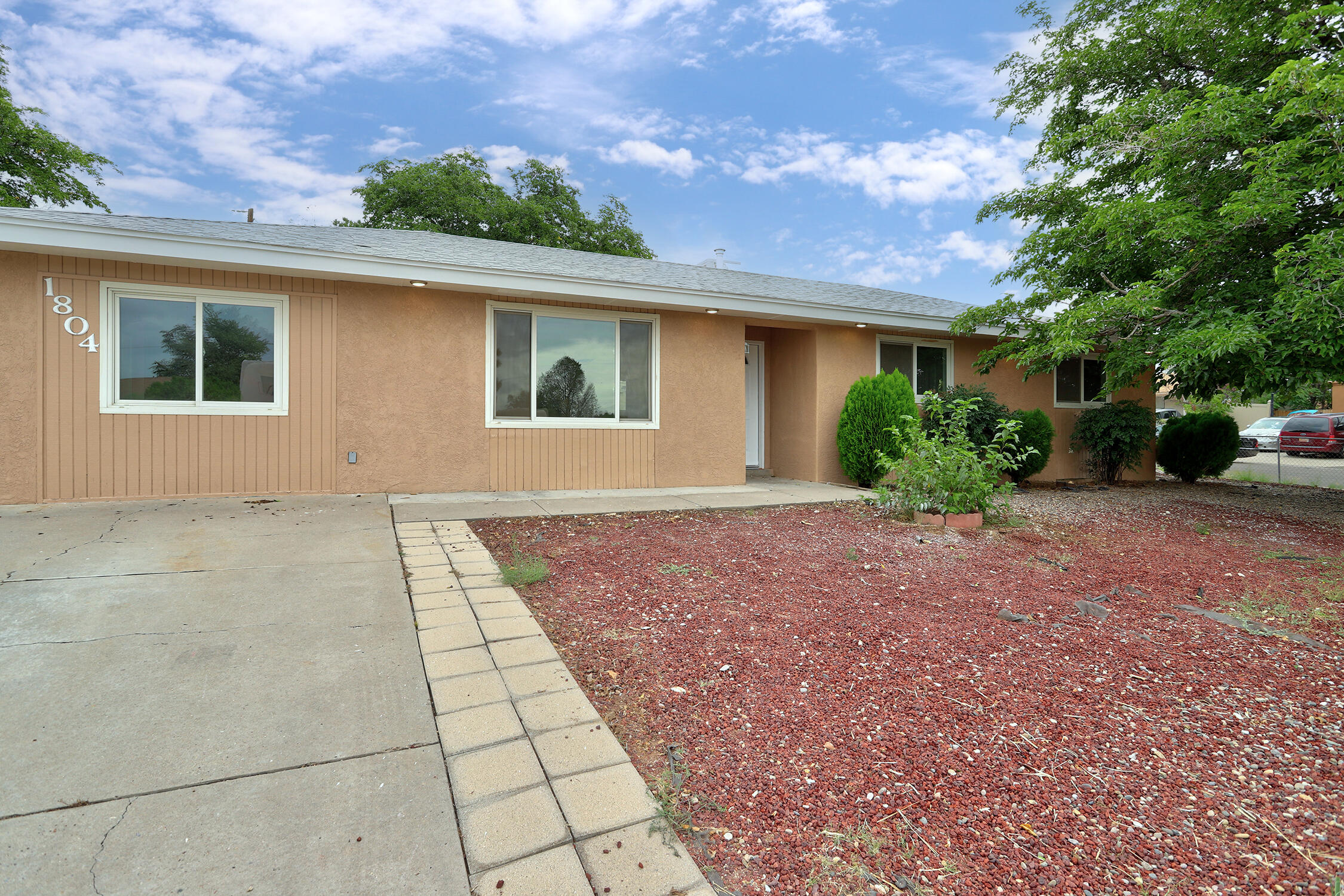 1804 Sandler Court NE