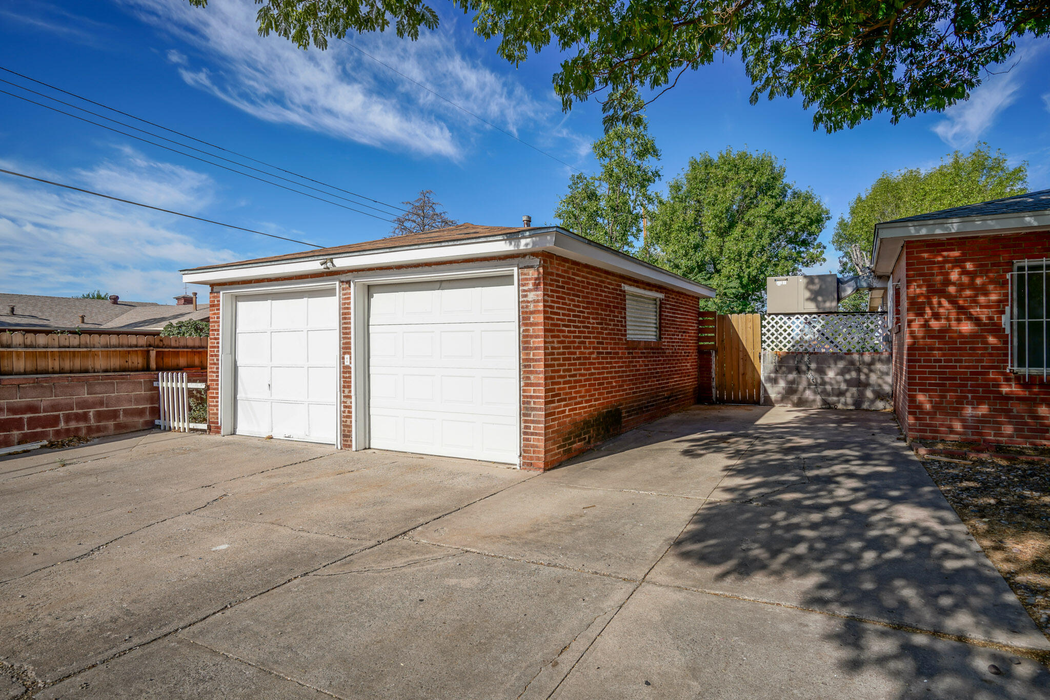 9040 Los Arboles Avenue NE