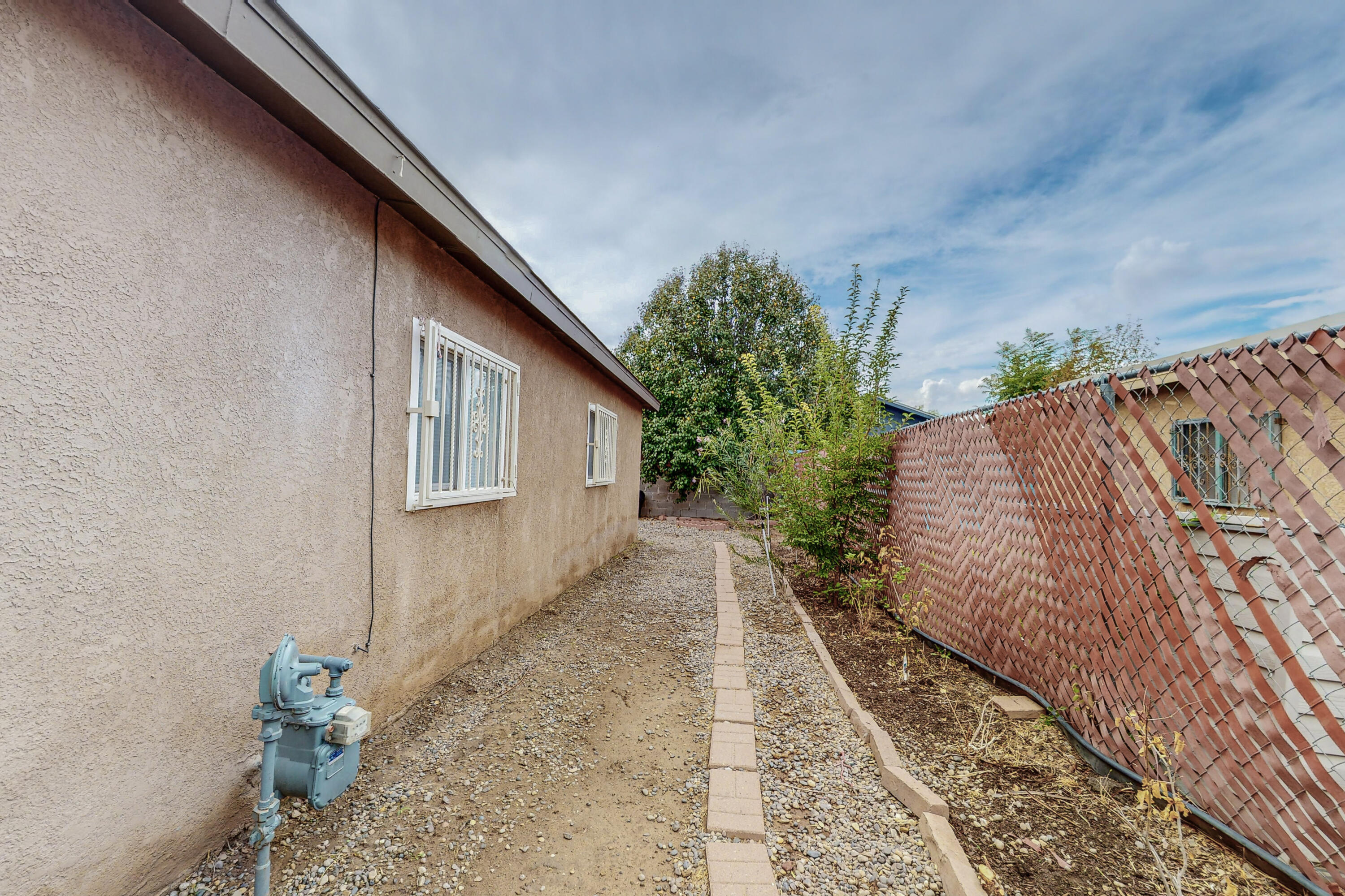 1141 Maple Street