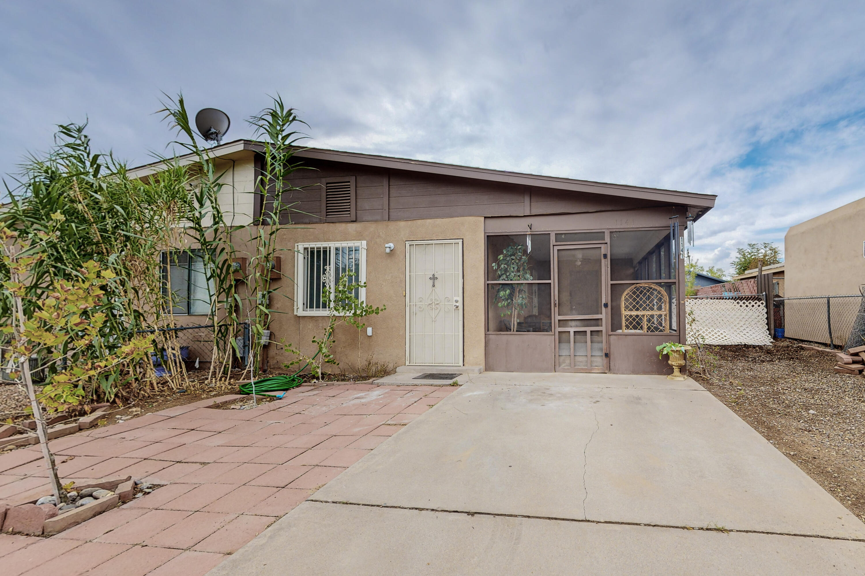 1141 Maple Street