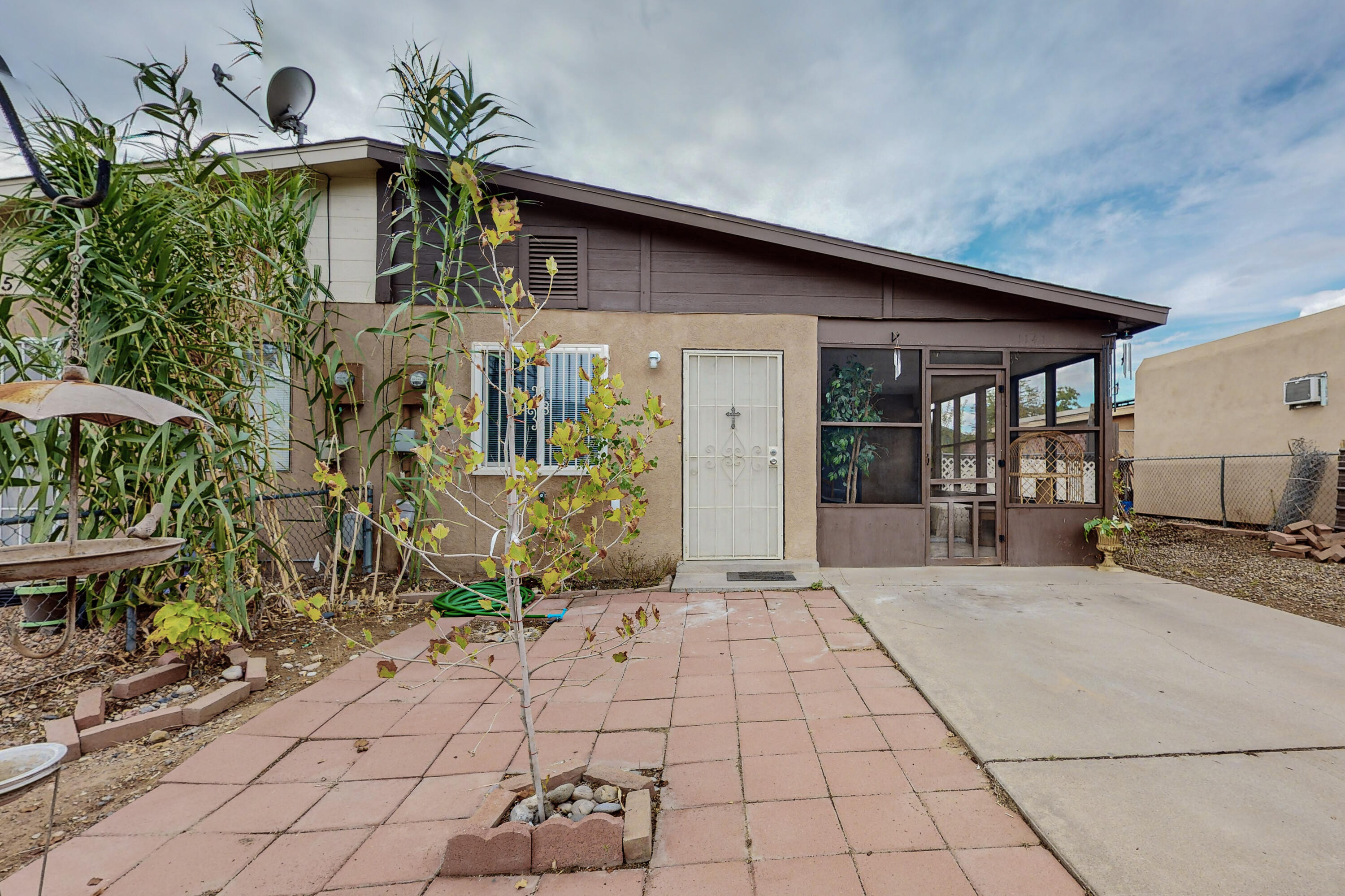 1141 Maple Street