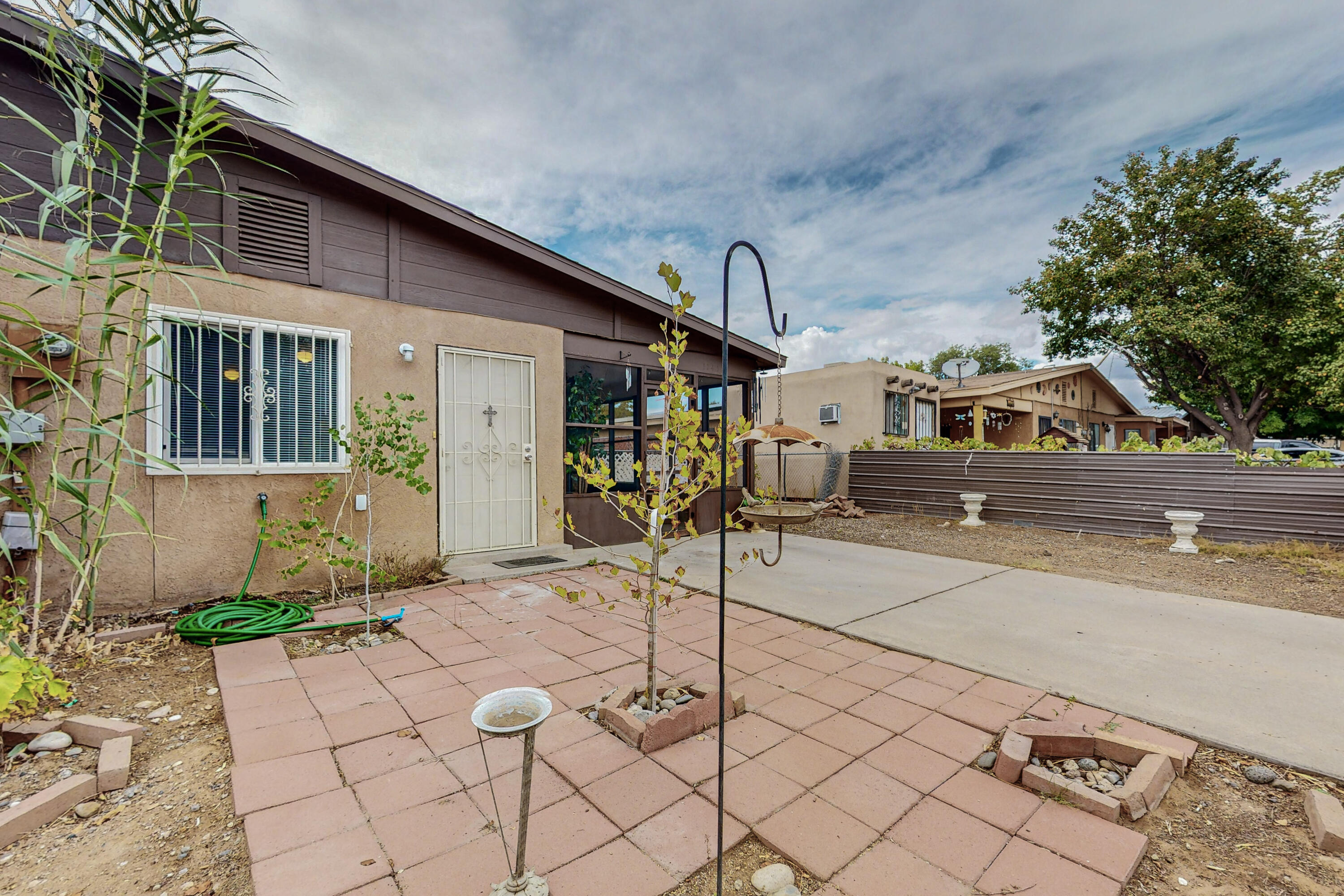 1141 Maple Street