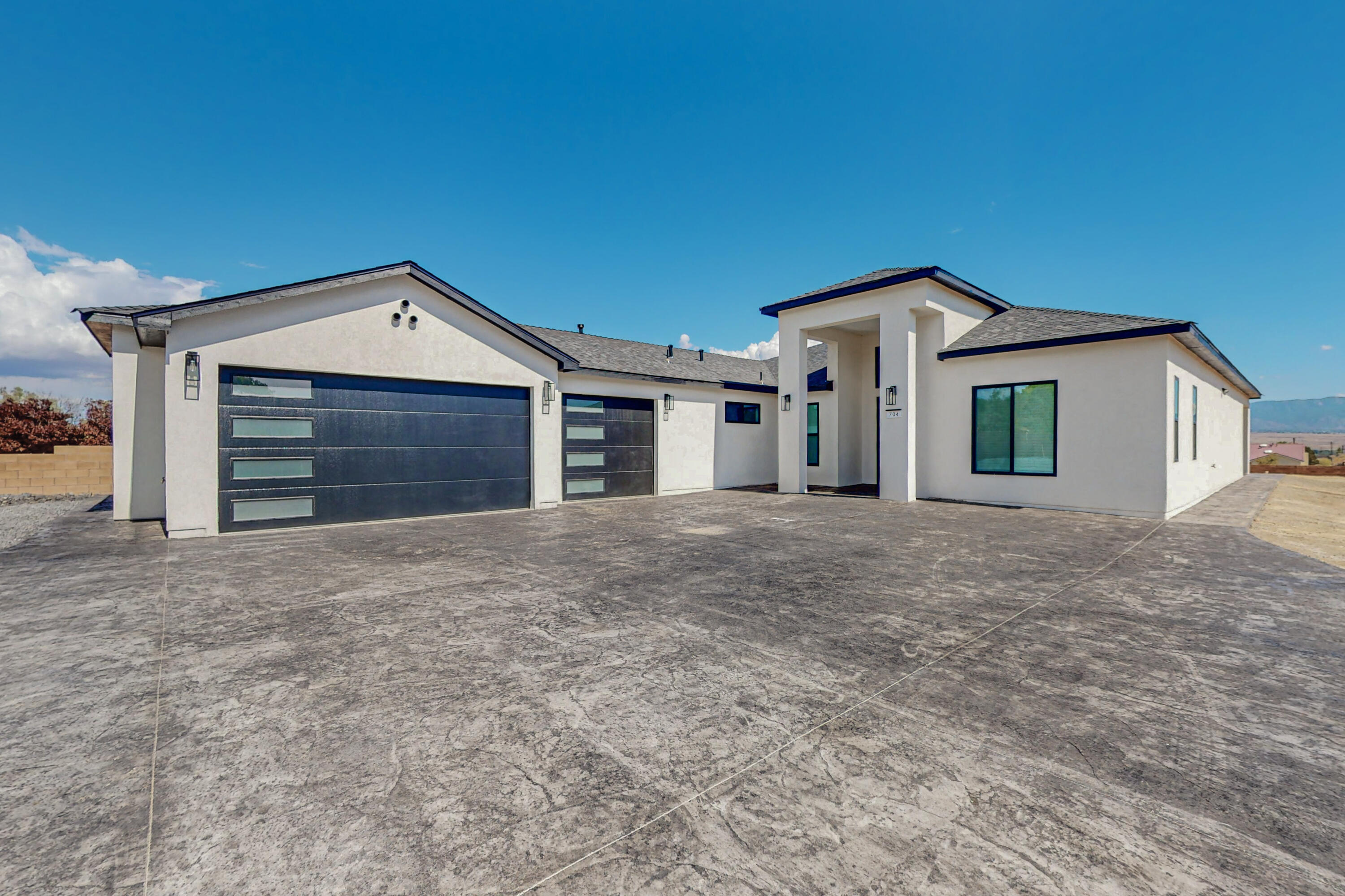 704 Chihuahua Road NE