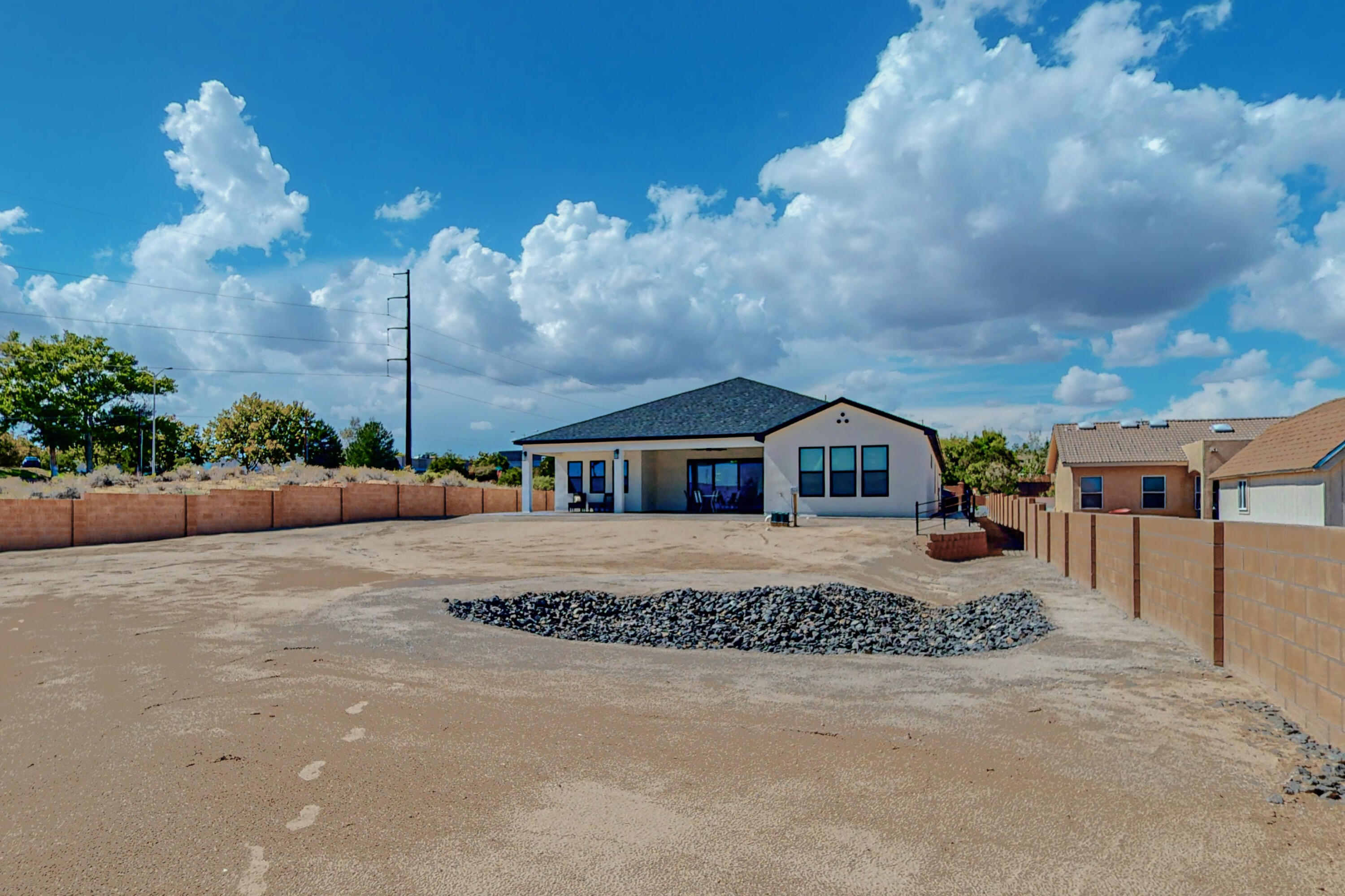 704 Chihuahua Road NE