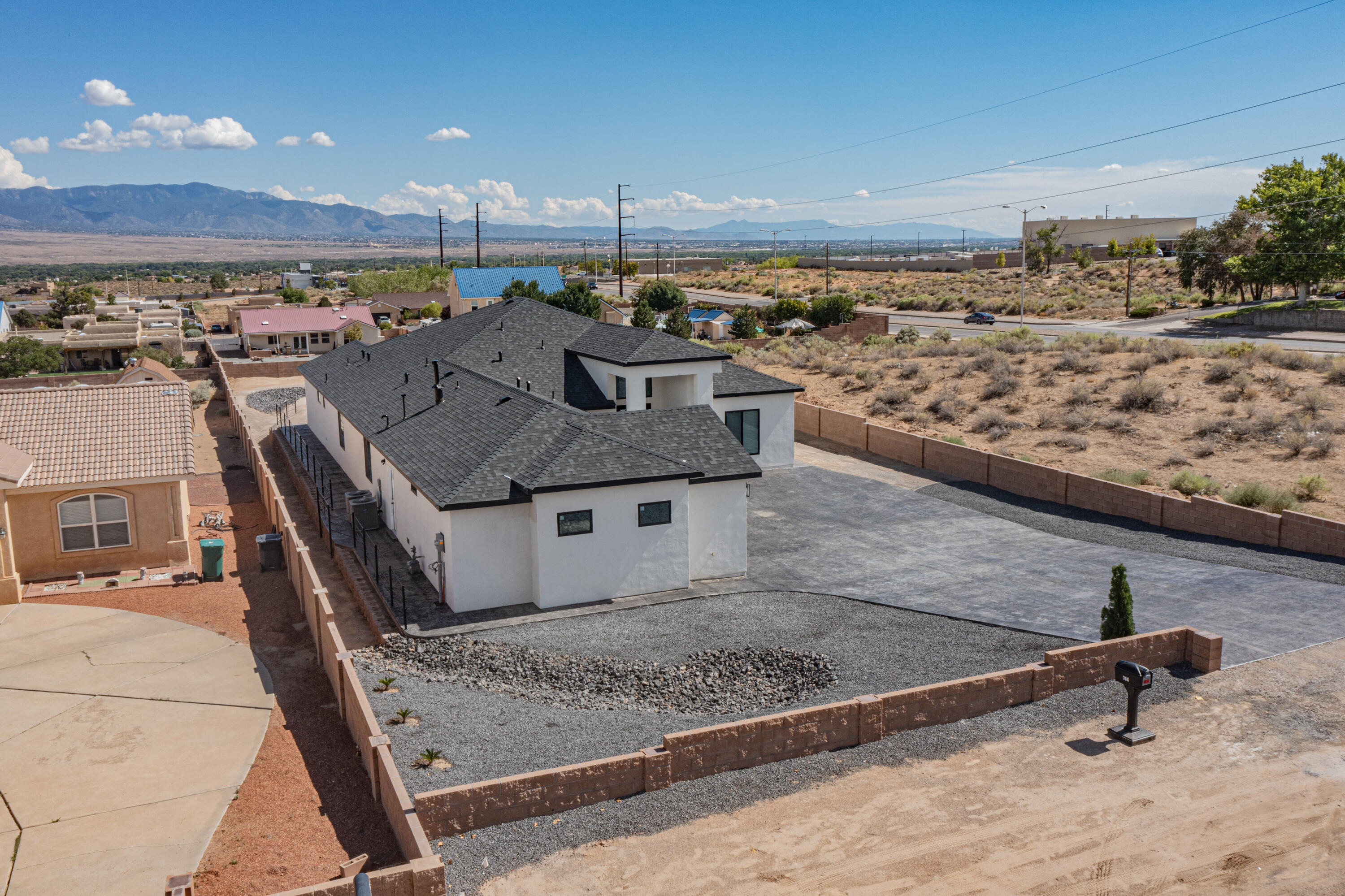 704 Chihuahua Road NE