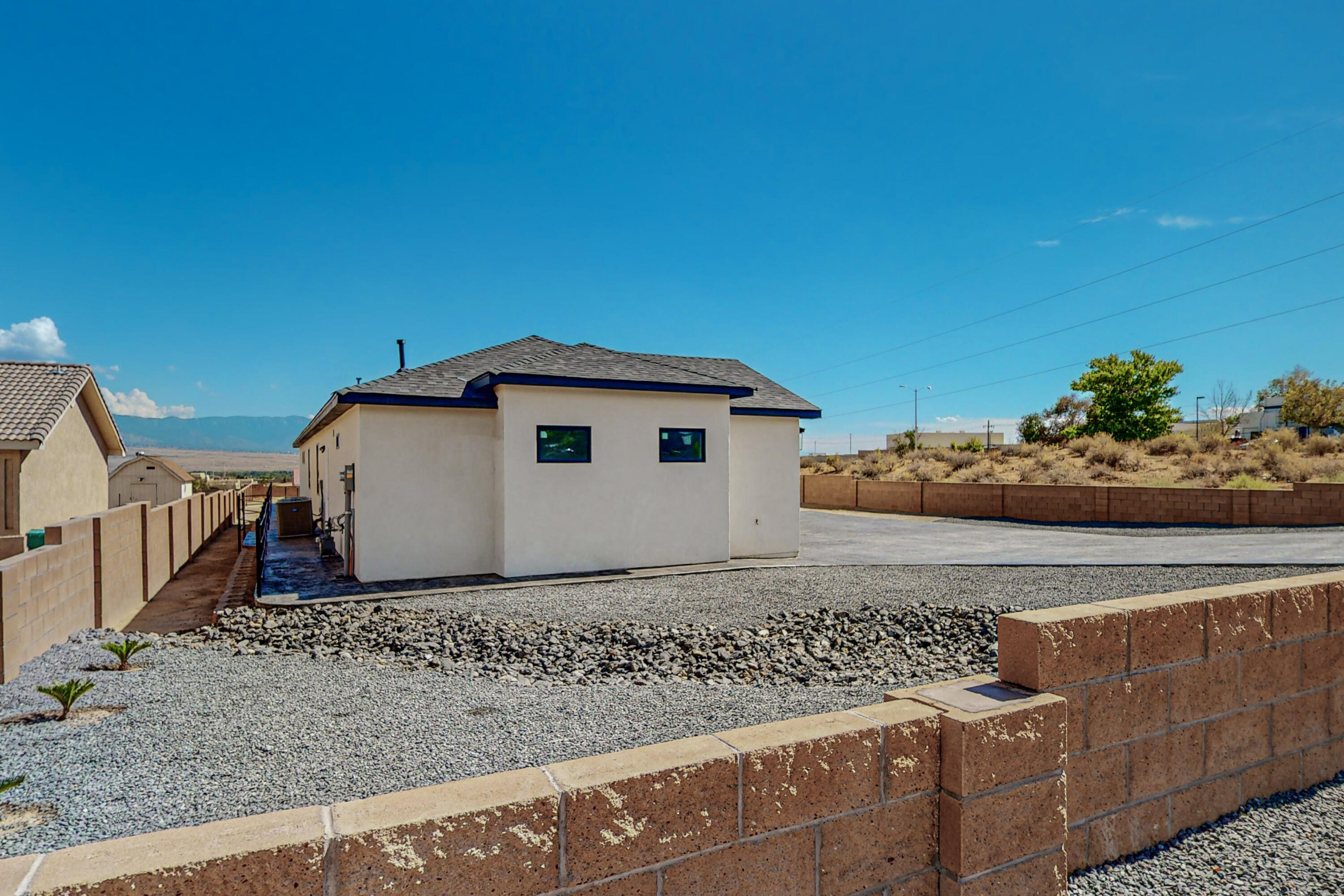 704 Chihuahua Road NE