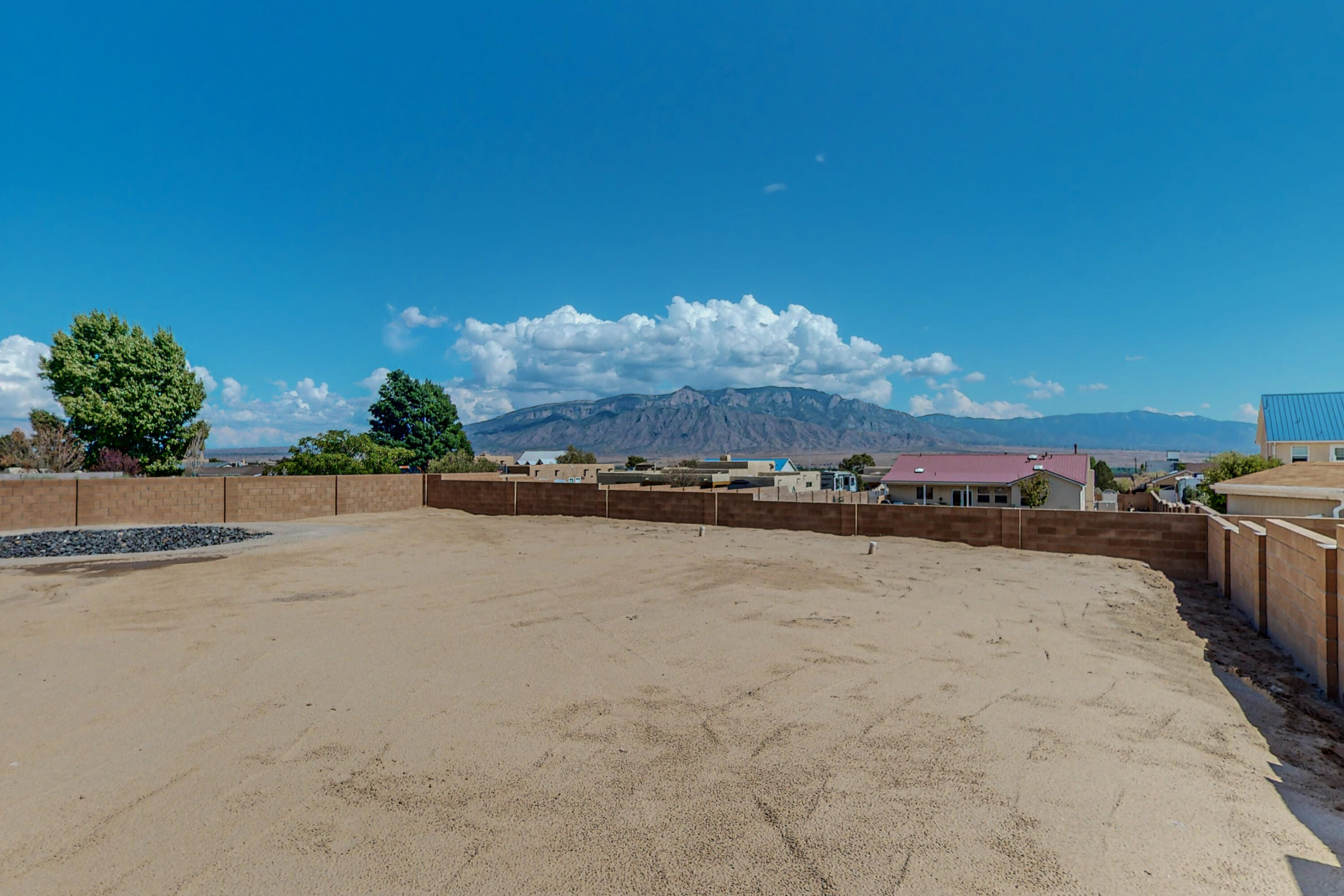 704 Chihuahua Road NE