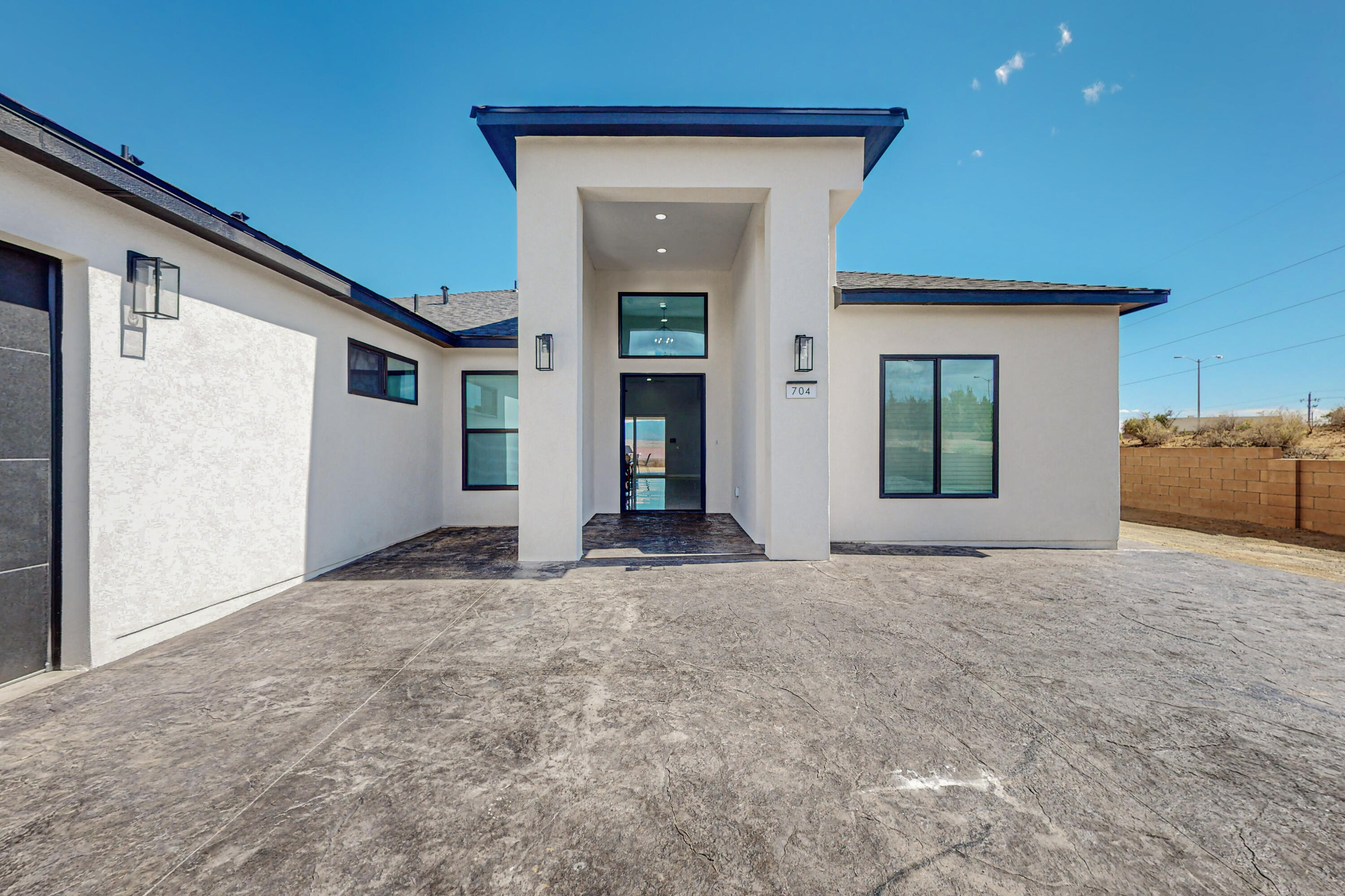 704 Chihuahua Road NE