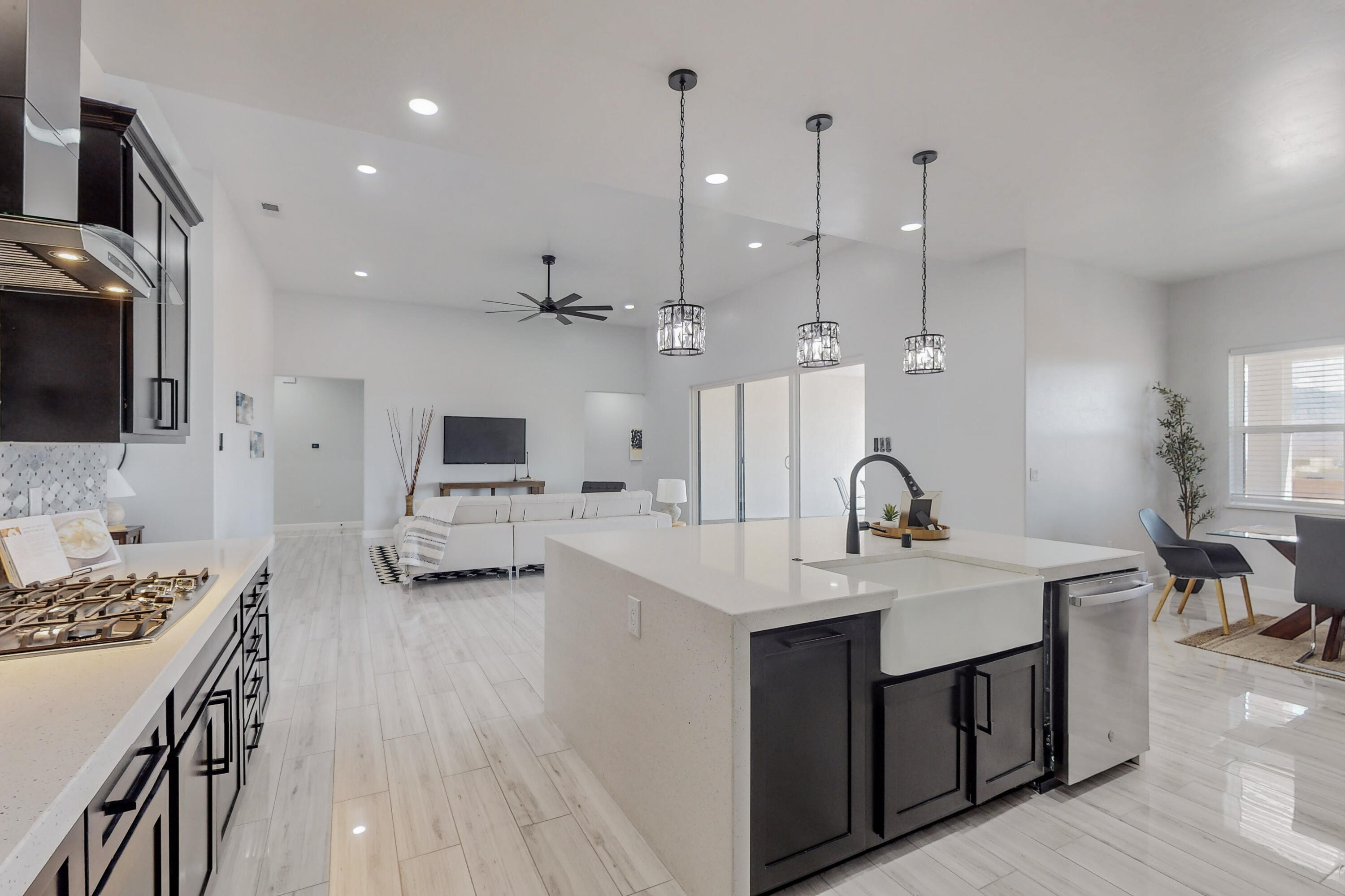 704 Chihuahua Road NE