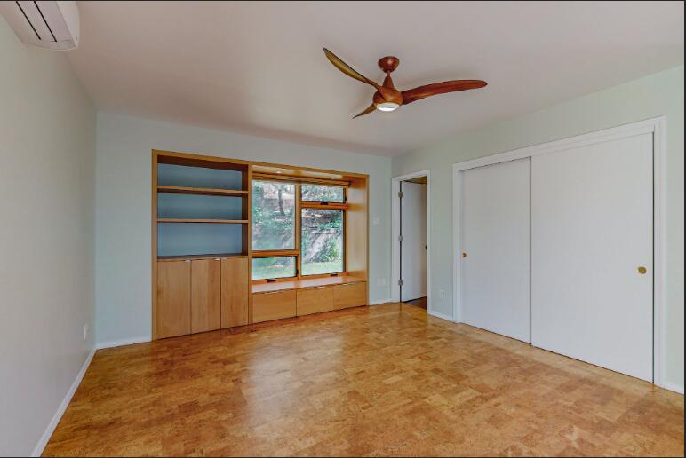 1121 Roma Avenue NE