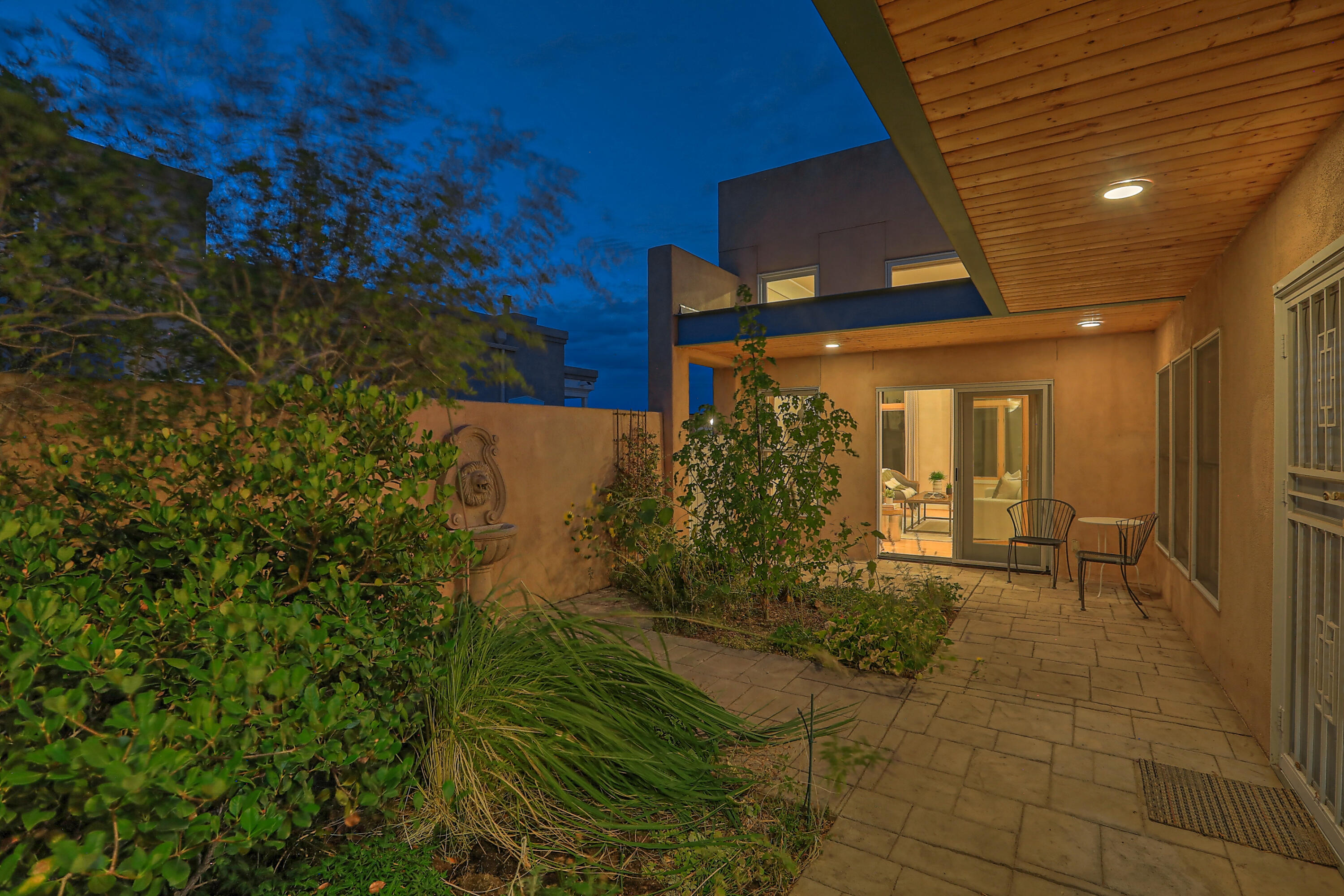 1819 Avenida Alturas NE