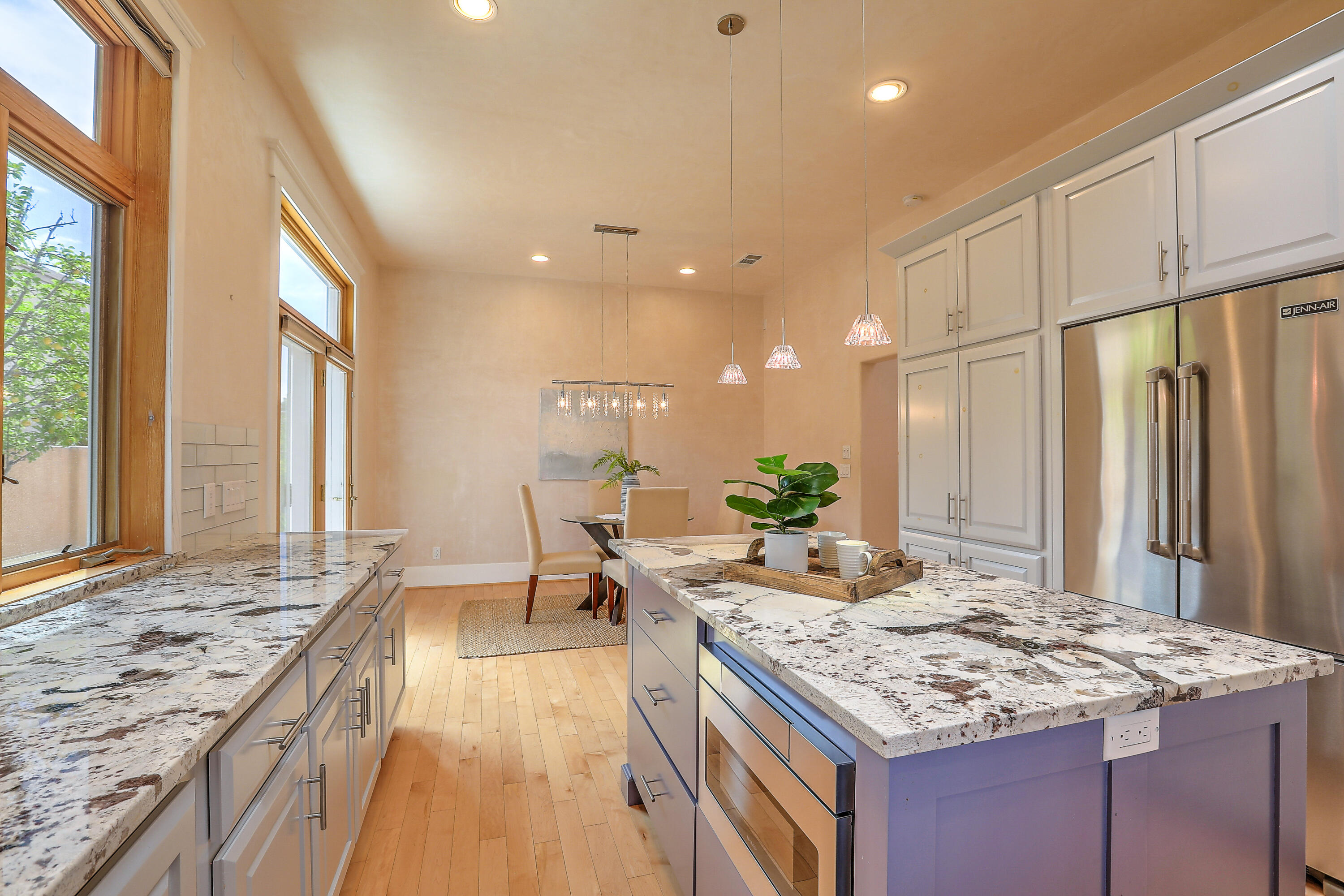 1819 Avenida Alturas NE