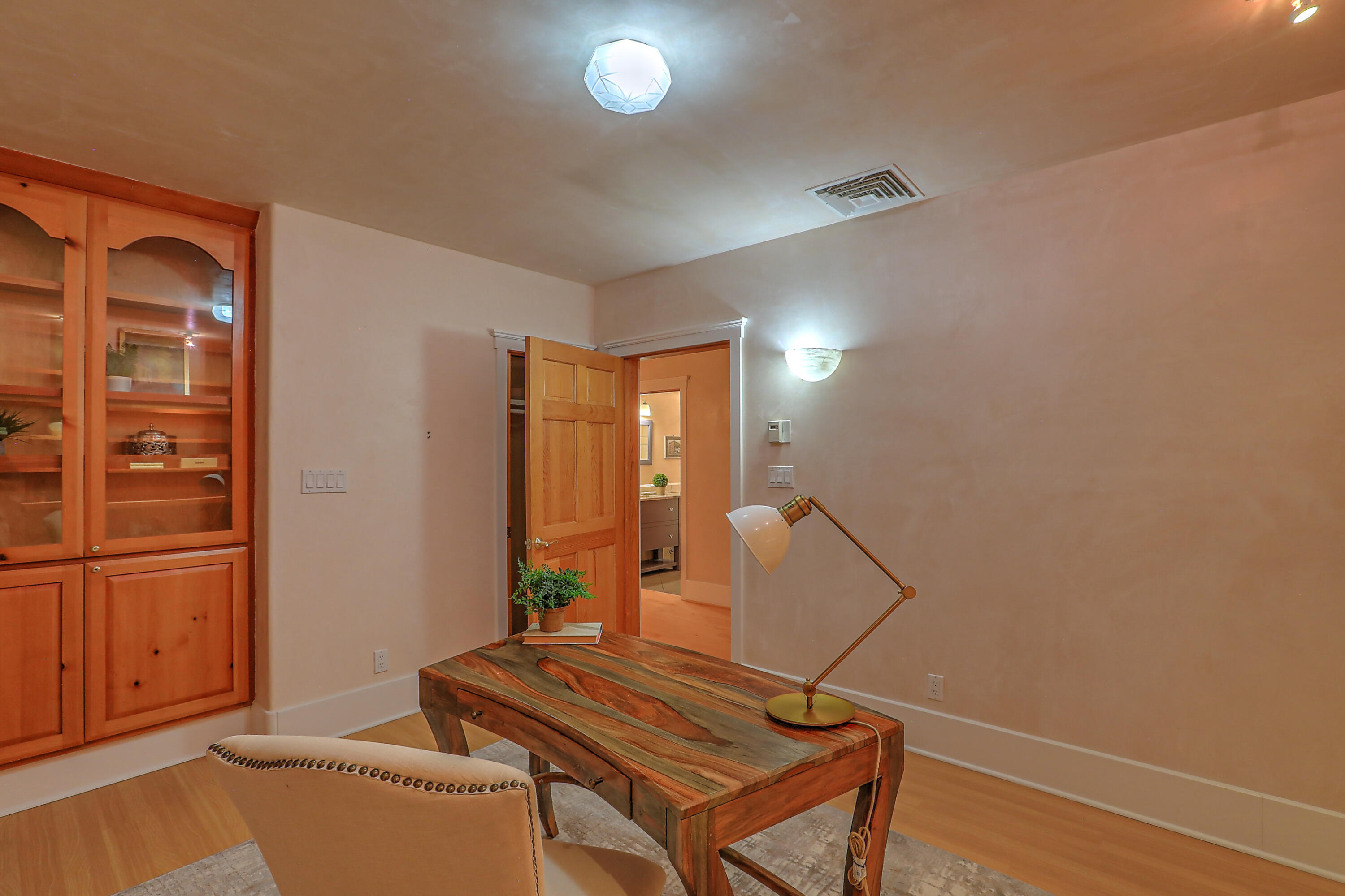 1819 Avenida Alturas NE