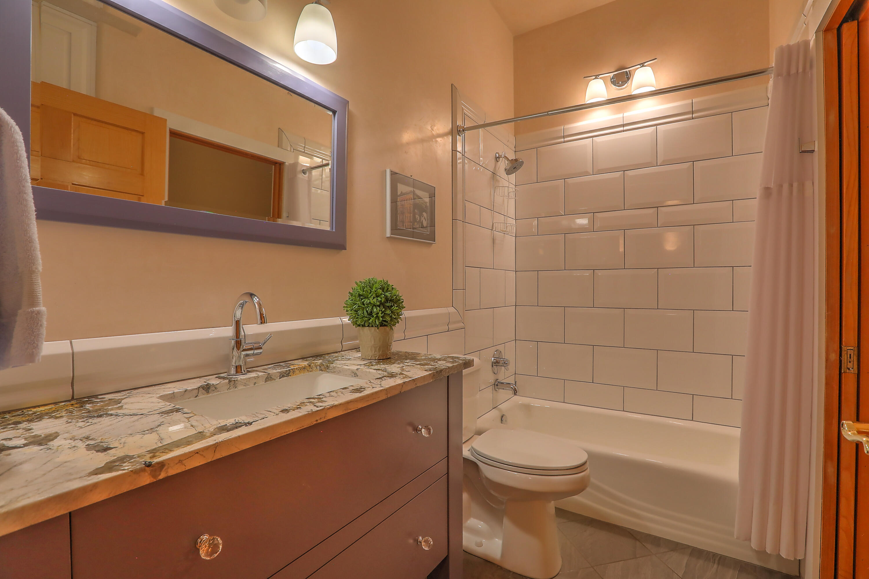 1819 Avenida Alturas NE