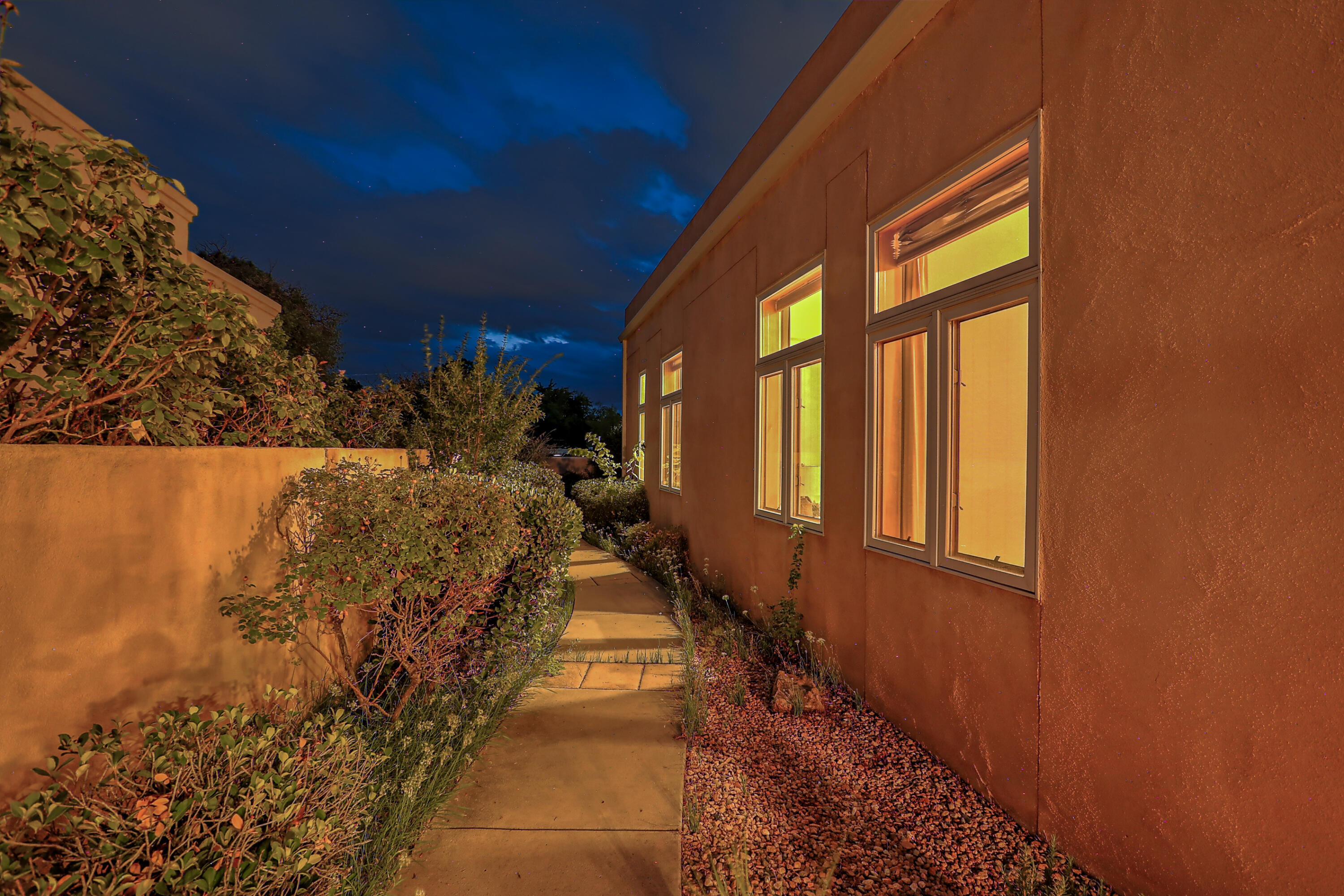 1819 Avenida Alturas NE