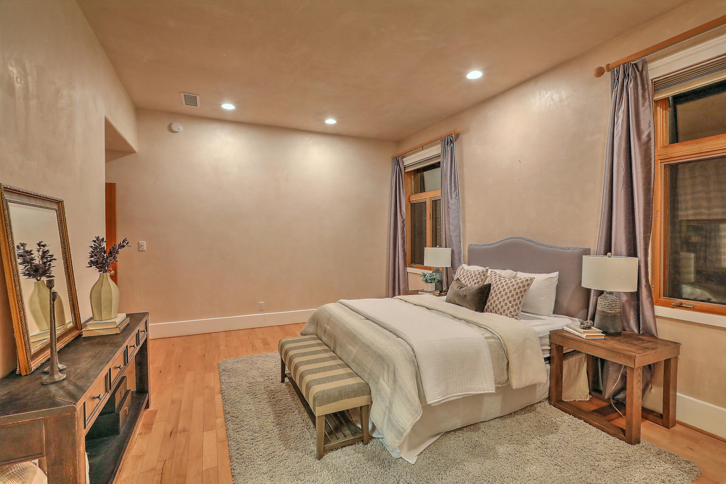 1819 Avenida Alturas NE