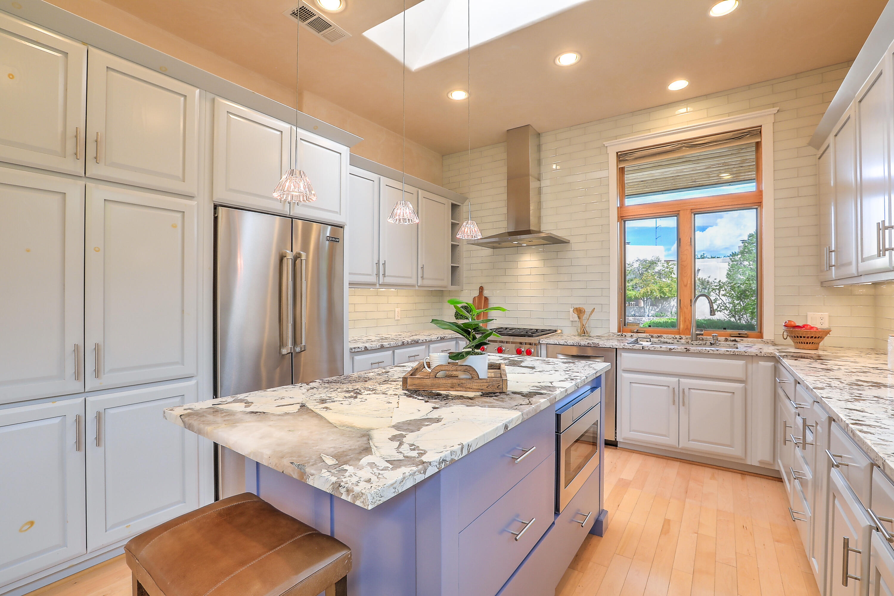 1819 Avenida Alturas NE