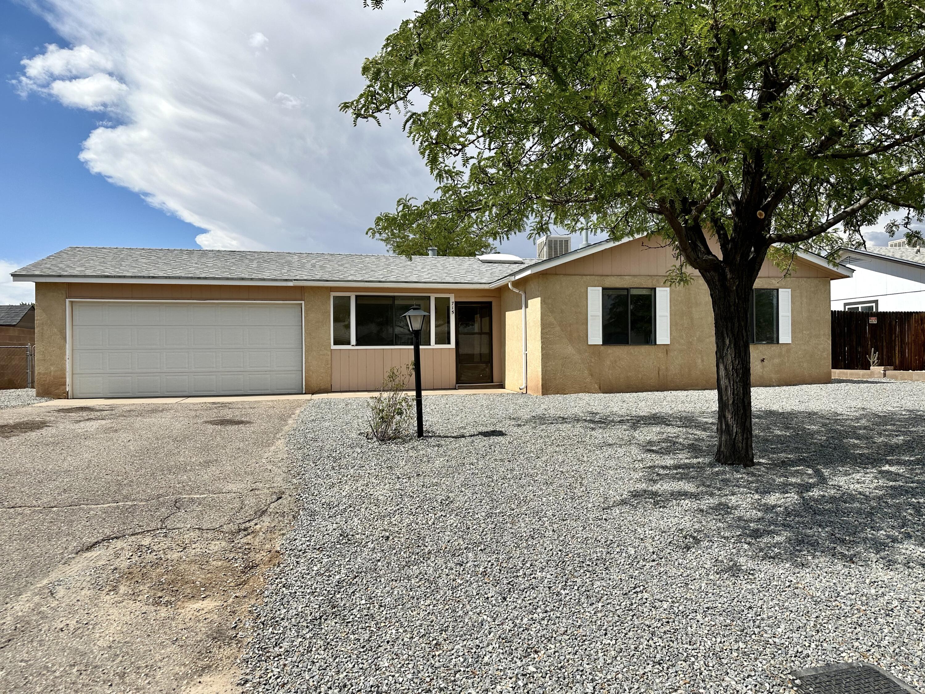 715 Sunflower Drive SW