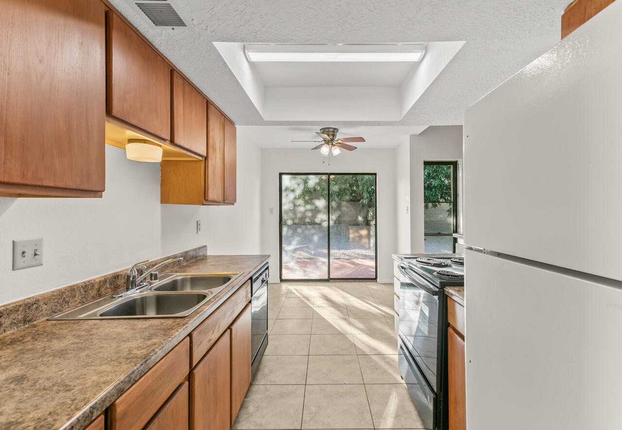 10524 Guadalajara Avenue NE