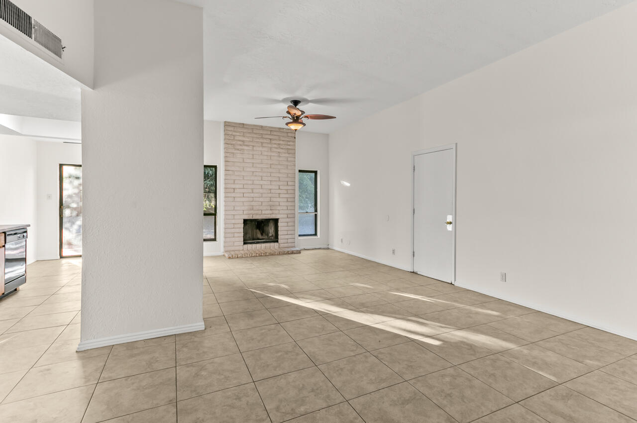 10524 Guadalajara Avenue NE