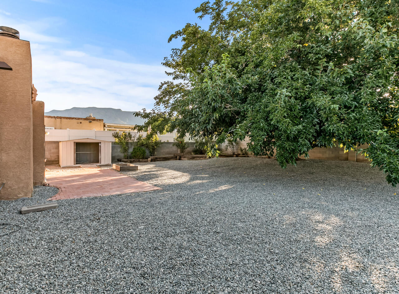 10524 Guadalajara Avenue NE