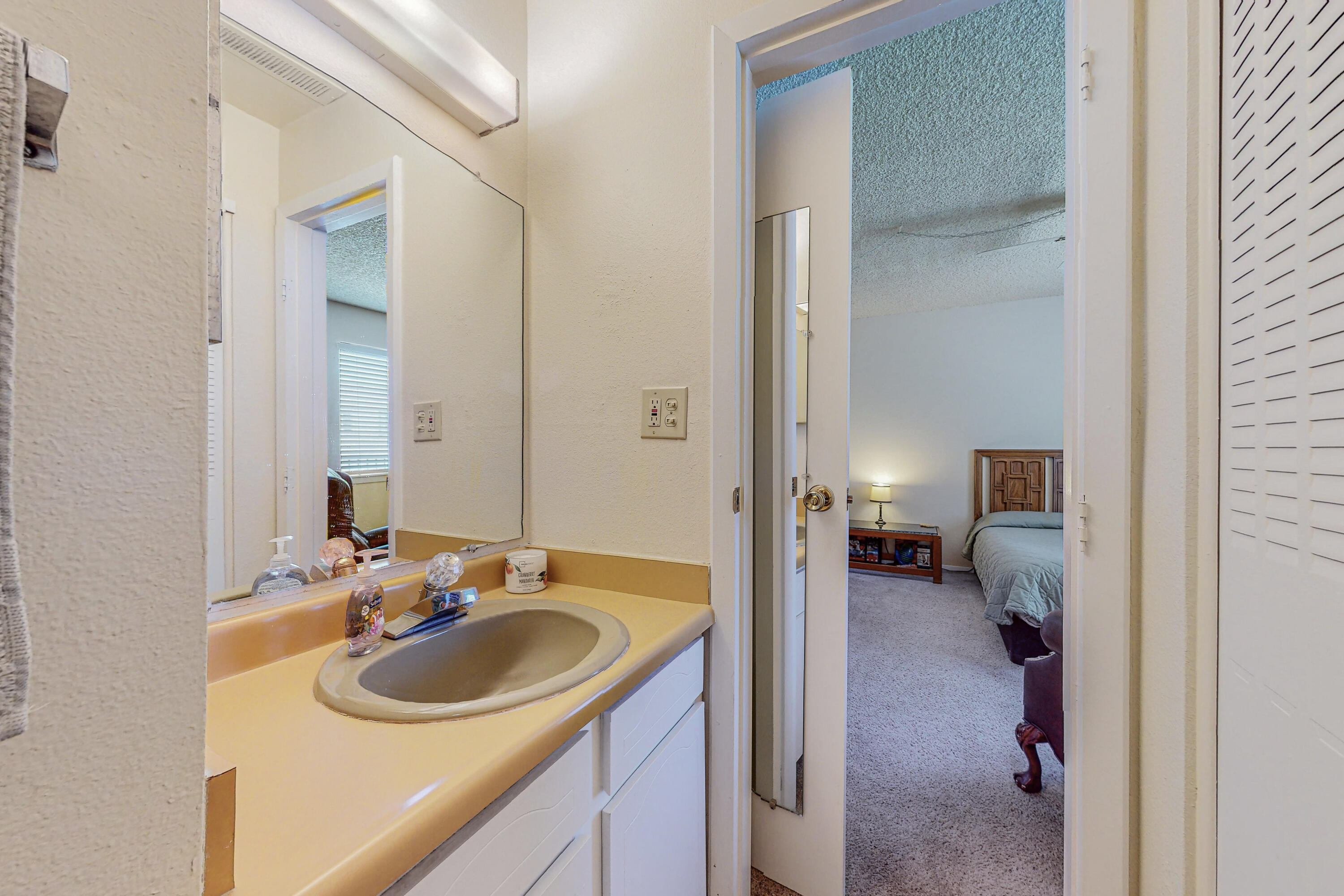 3501 Juan Tabo Boulevard NE Unit: H6