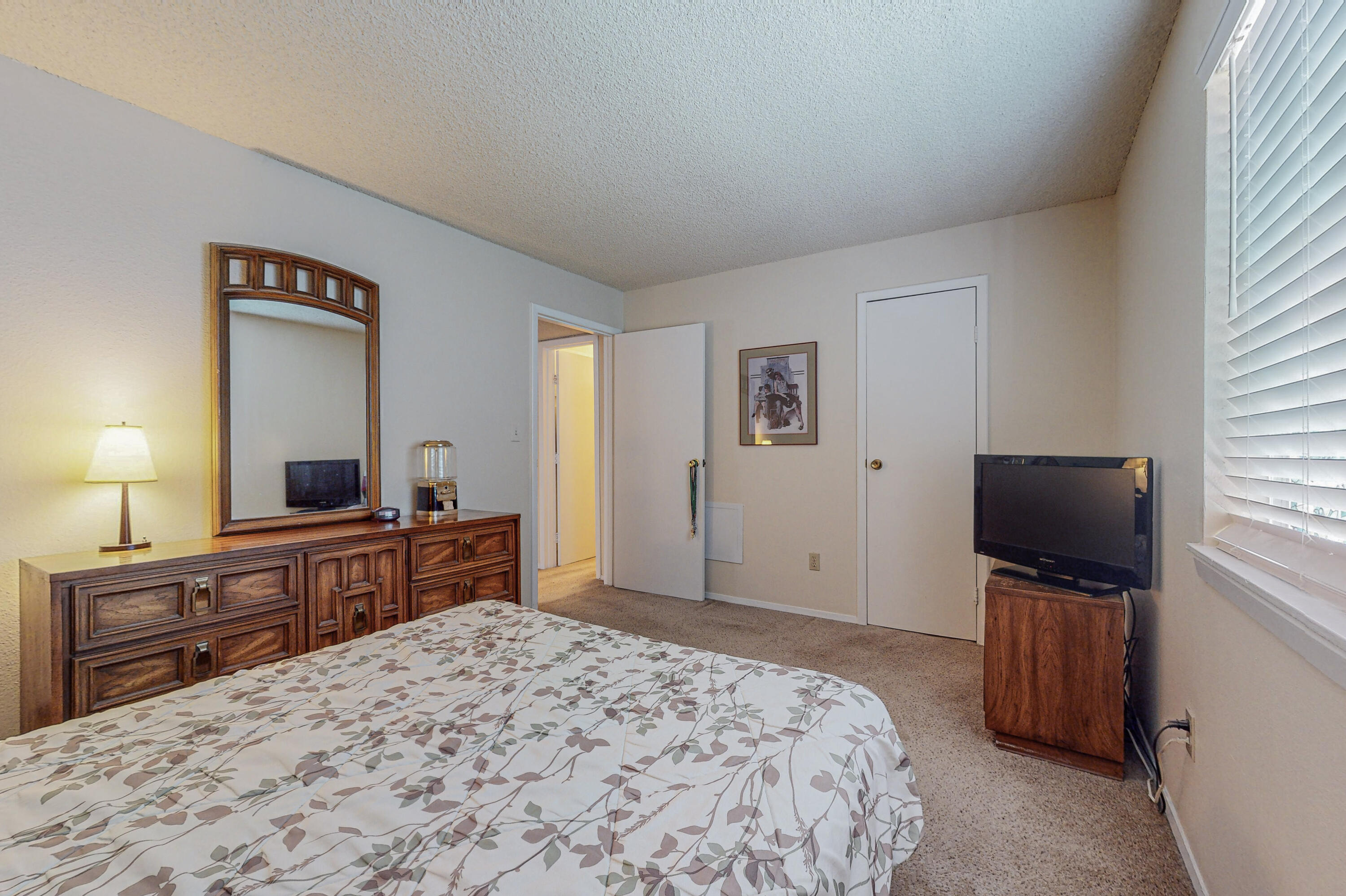 3501 Juan Tabo Boulevard NE Unit: H6